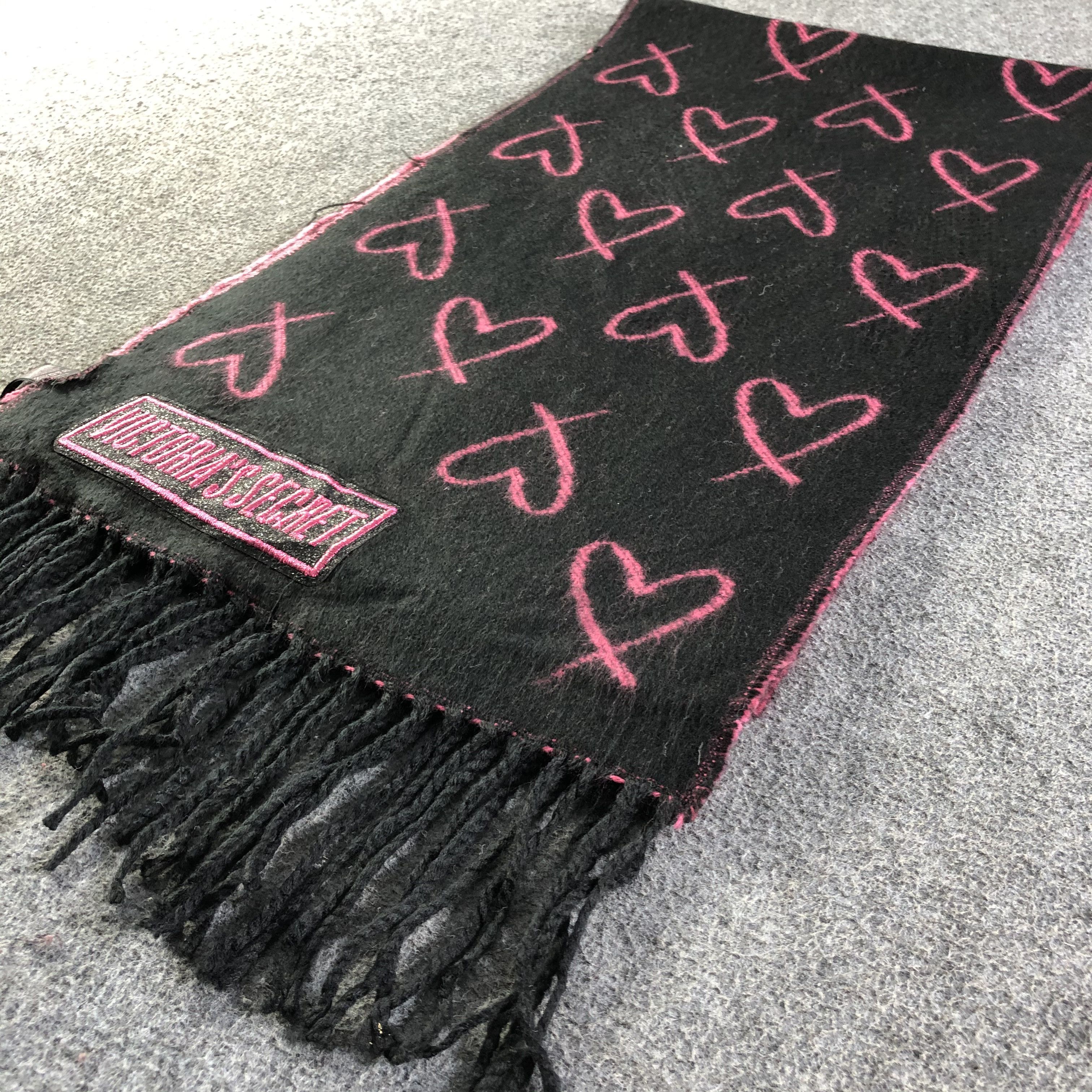 Victoria's Secret Victoria's Secret Scarf / Muffler / Neckwear P642 Size ONE SIZE - 3 Thumbnail