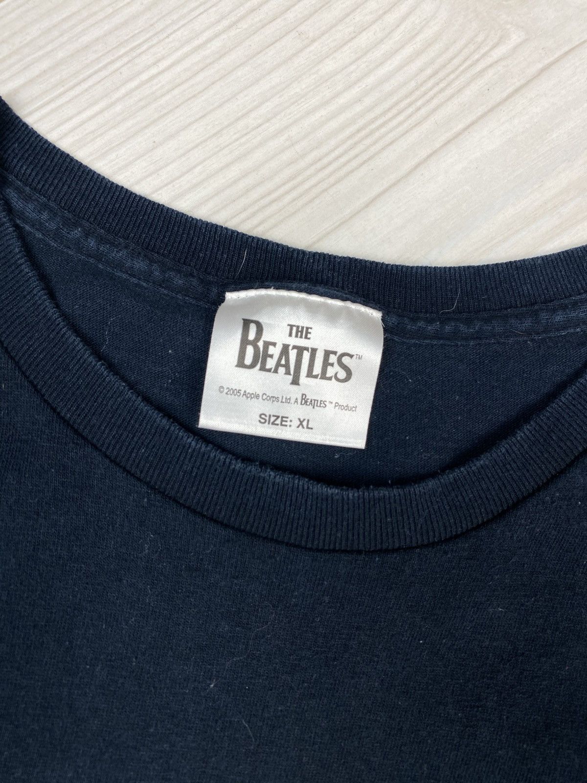 Band Tees Vintage The Beatles apple 2005 T-shirt Size US XL / EU 56 / 4 - 4 Thumbnail