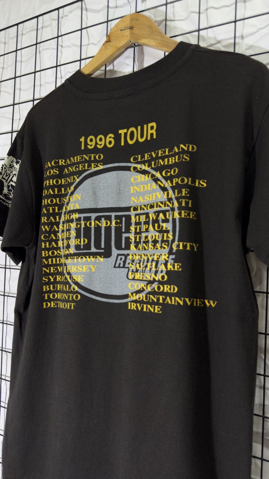 Rap Tees Bootleg new fugees rap tee shirt Size US L / EU 52-54 / 3 - 4 Thumbnail