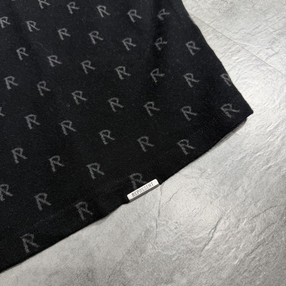 Represent Clo. Represent Intarsia Initial T-Shirt Size US L / EU 52-54 / 3 - 2 Thumbnail