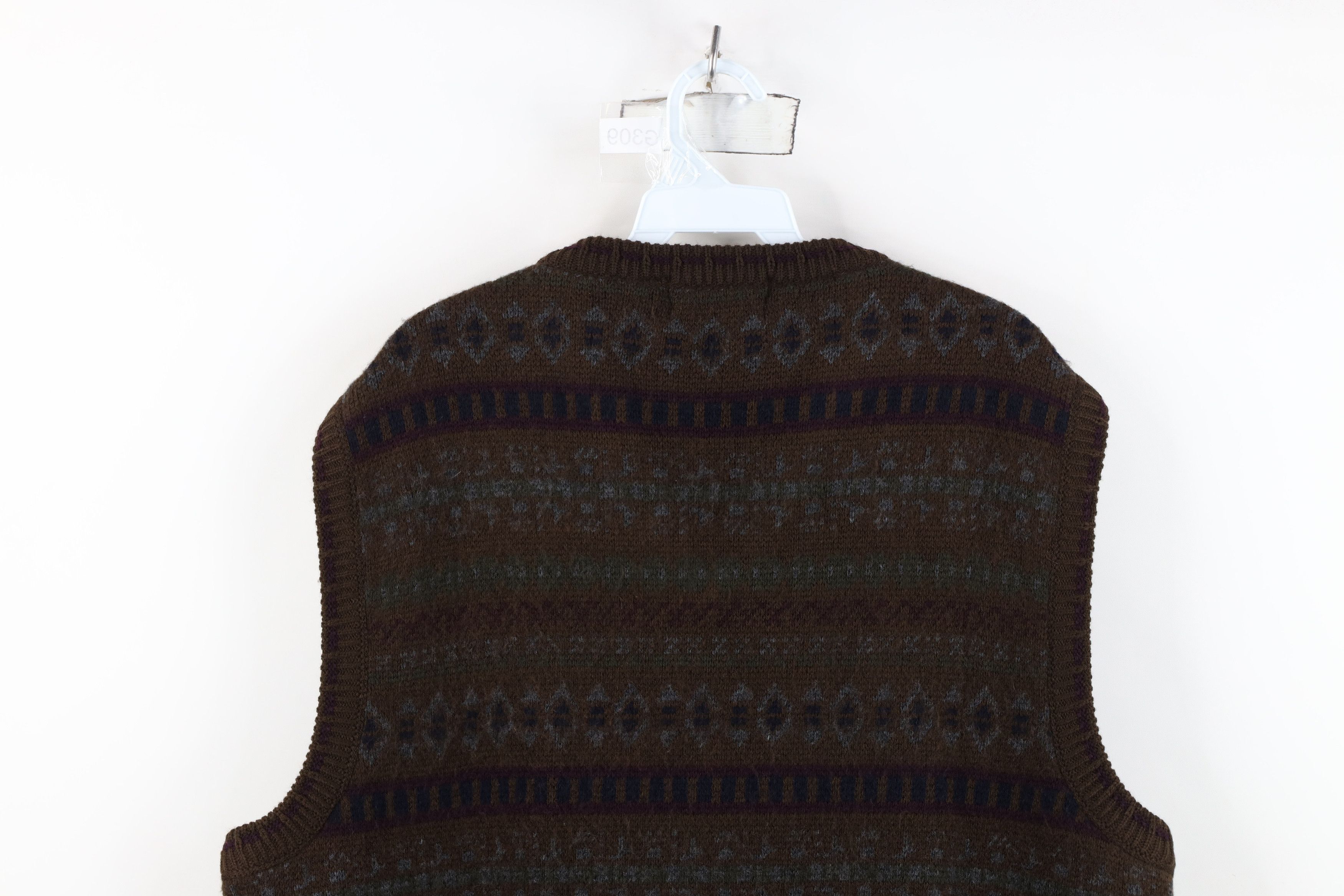 Vintage Vintage 90s Streetwear Fair Isle Knit V-Neck Sweater Vest Size US XL / EU 56 / 4 - 7 Thumbnail