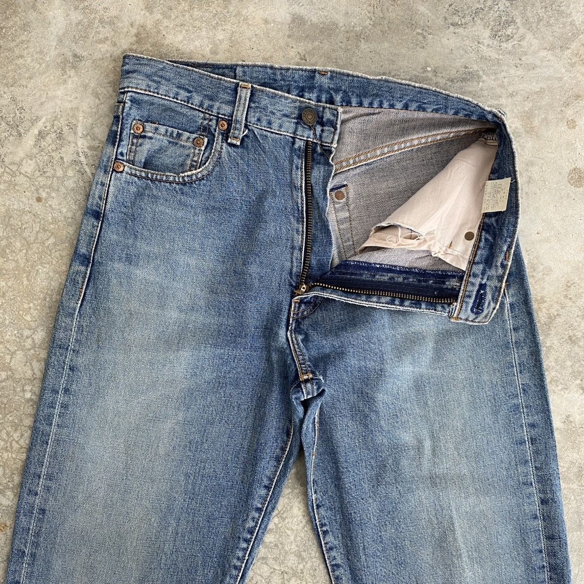 Levi's Vintage Levis 551ZXX Big E Faded Blue Selvedge LVC Jeans Size US 30 / EU 46 - 8 Thumbnail