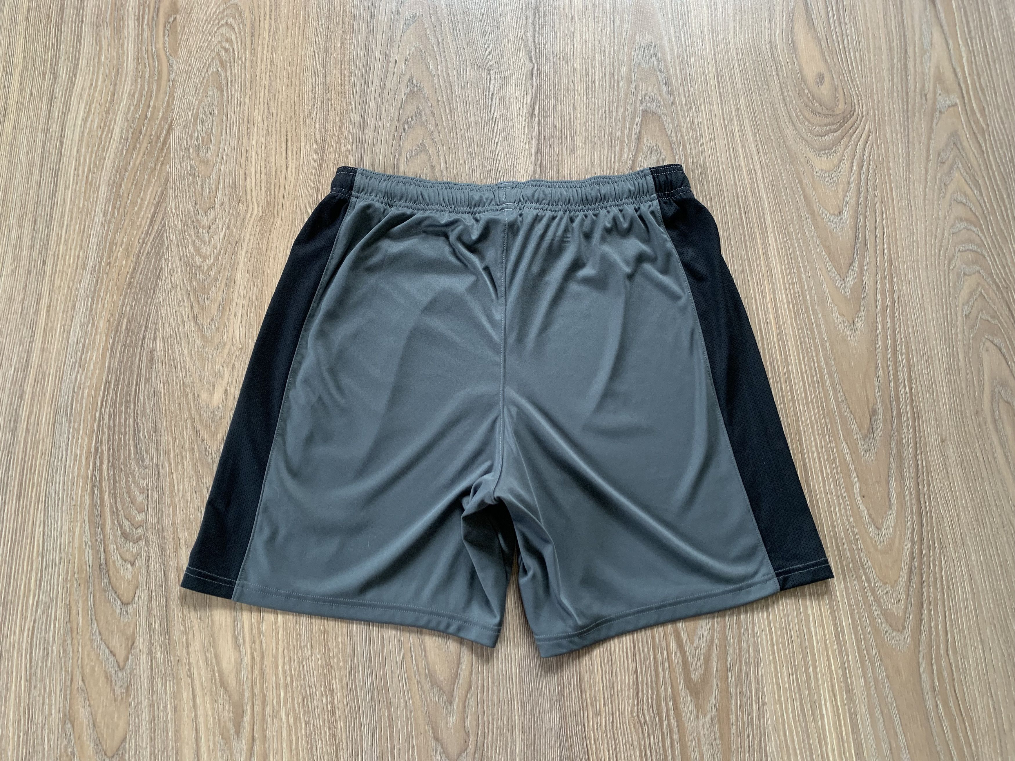 Under Armour Under Armour Fitted Grey Training Shorts Size US 34 / EU 50 - 3 Thumbnail