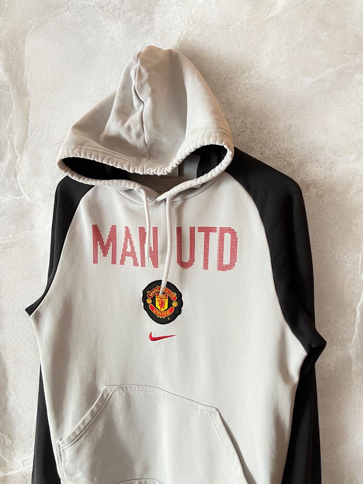 Nike NIKE MANCHESTER UNITED CENTRE SWOOSH LOGO VINTAGE HOODIE 90s Size US S / EU 44-46 / 1 - 2 Thumbnail