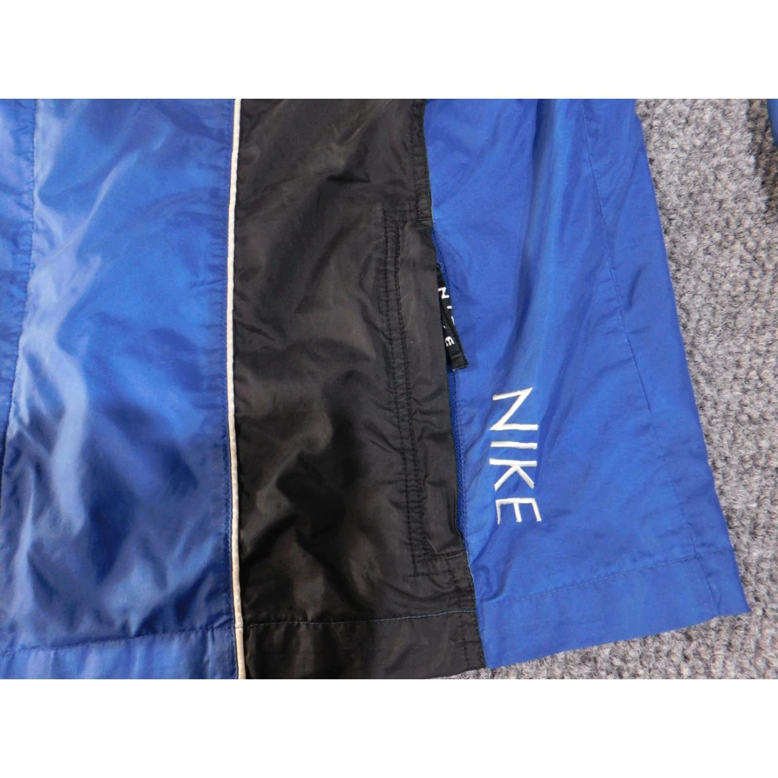 Nike Nike Jacket Mens Large Blue Black Windbreaker Full Zip Swoosh Logo Vintage 90s Size US L / EU 52-54 / 3 - 4 Thumbnail