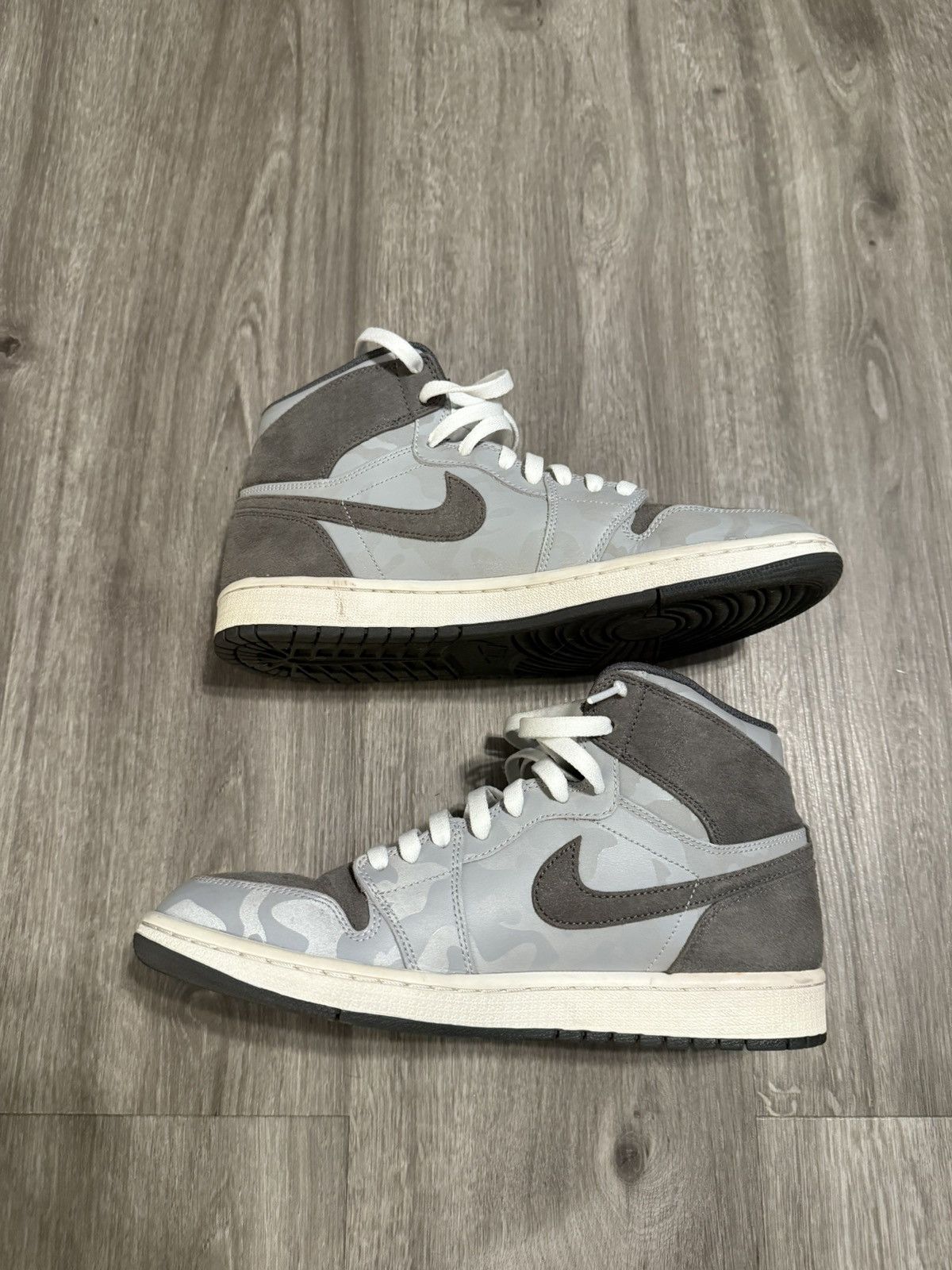 Jordan Brand Jordan 1 grey camo Size US 9.5 / EU 42-43 - 2 Thumbnail