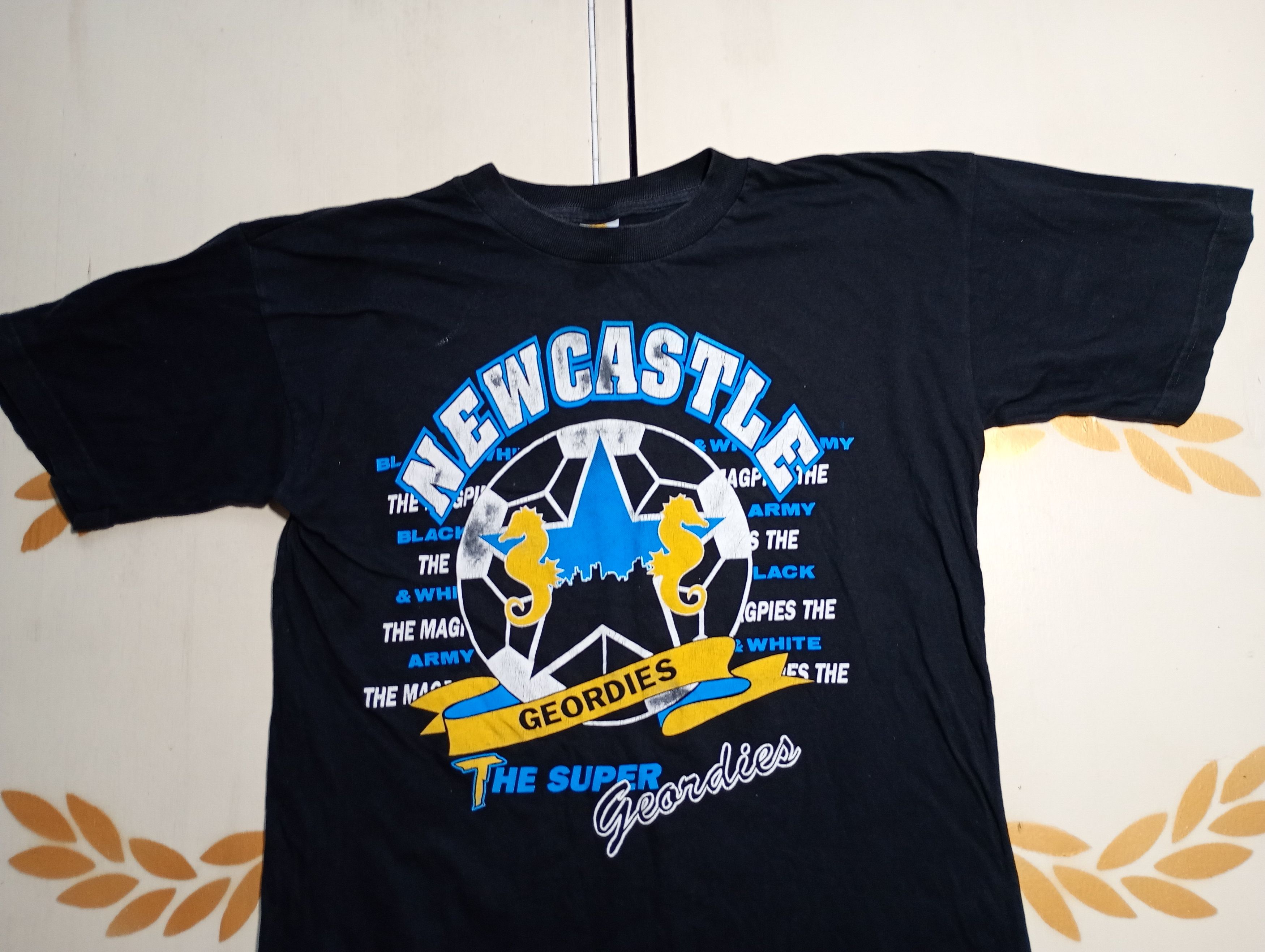 Vintage Newcastle Geordies T-Shirt Vintage Size US XL / EU 56 / 4 - 4 Thumbnail