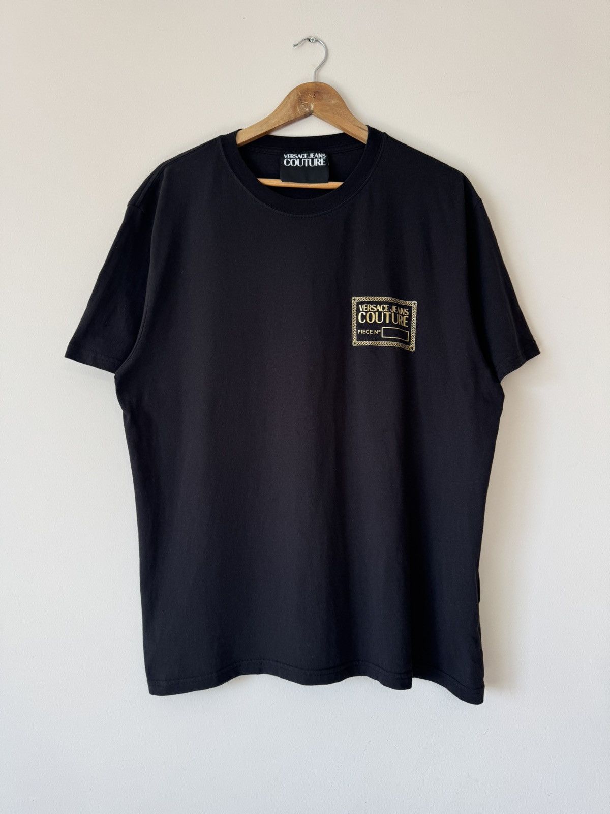 Versace Jeans Couture Versace Jeans Couture Gold Logo T-shirts Black Tee Size US XXL / EU 58 / 5 - 1 Thumbnail