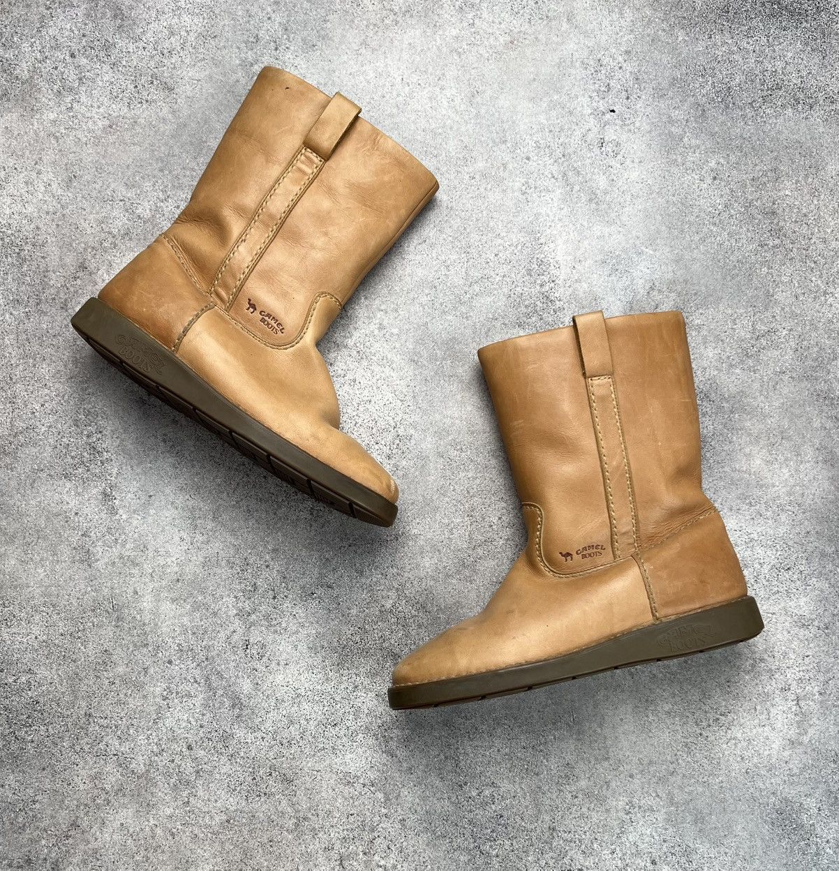 Camel vintage leather boots with fur inside