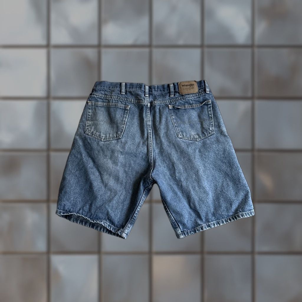 Wrangler VINTAGE Wrangler Denim Shorts Jorts 38 Men Light Wash Blue Cargo Denim Authentics Y2K Size US 38 / EU 54 - 1 Thumbnail