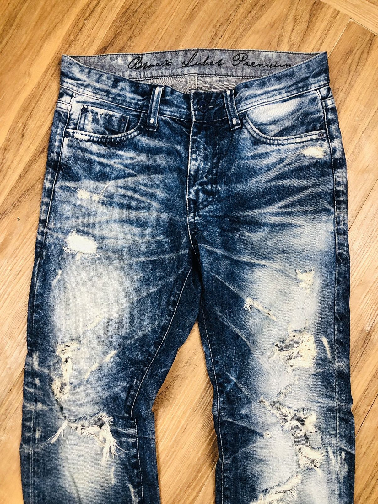 Black Label A.V.H. Company BLACK LABEL Distressed Jeans (38) Size US 31 - 3 Thumbnail