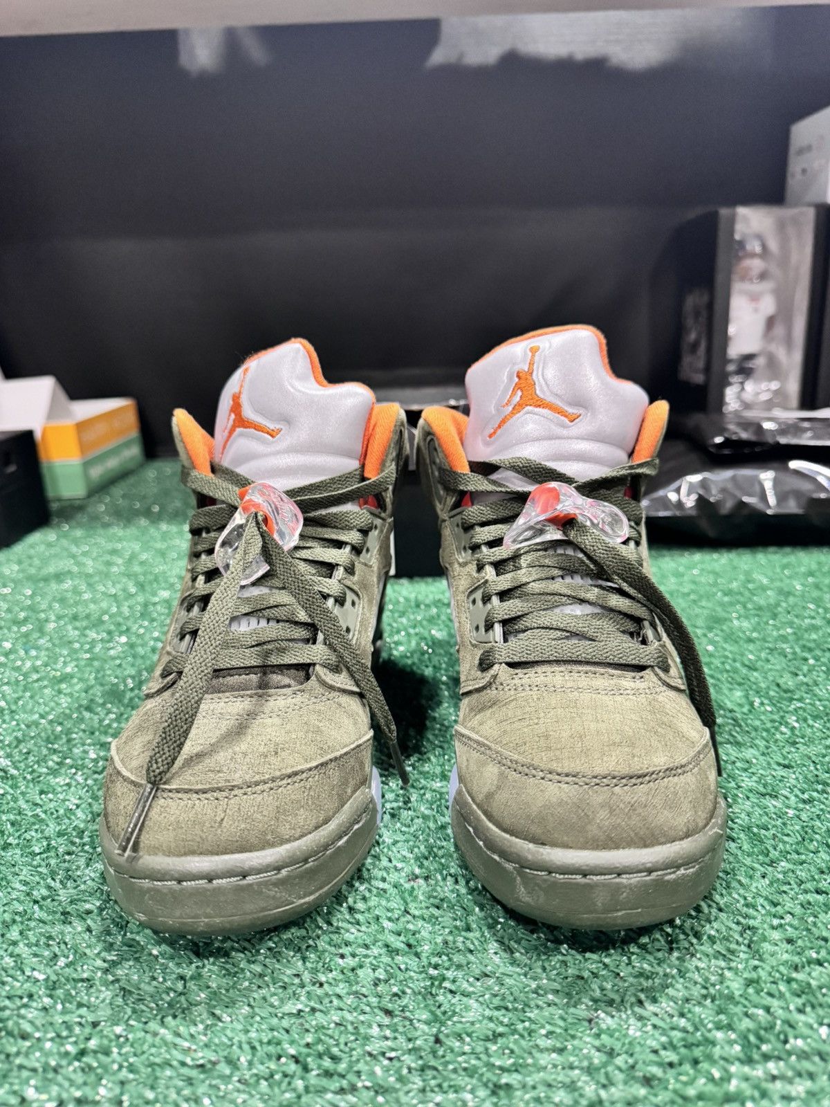 Jordan Brand Jordan 5 retro olive VNDS size 6y Size US 6 / EU 39 - 3 Thumbnail