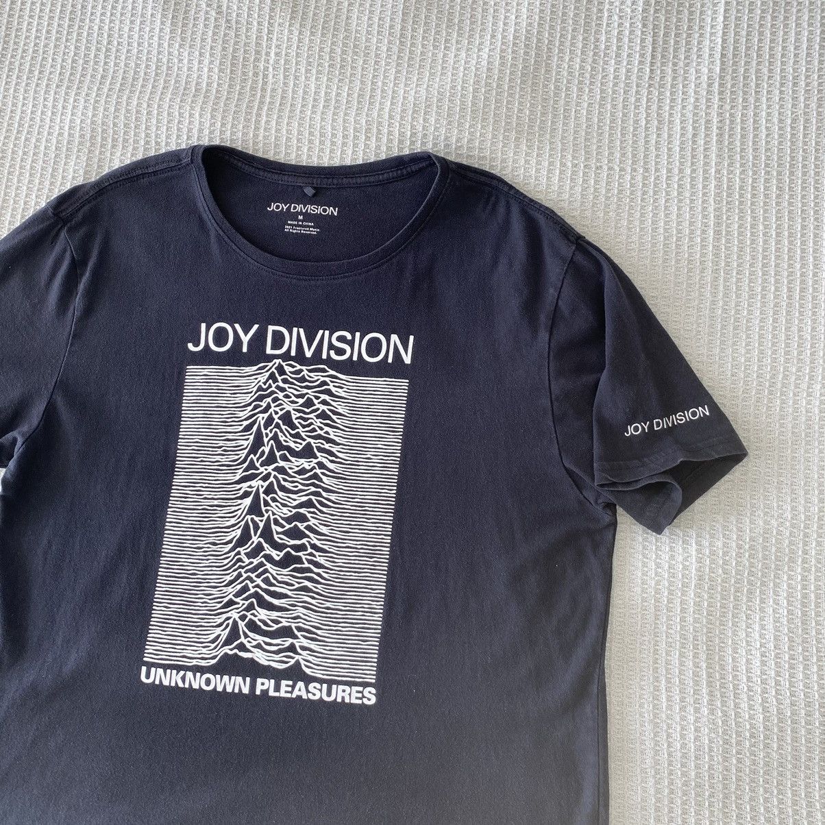 Joy Division Thrashed Faded Joy Division Unknown Pleasures ERD GRUNGE TEE Size US M / EU 48-50 / 2 - 2 Thumbnail