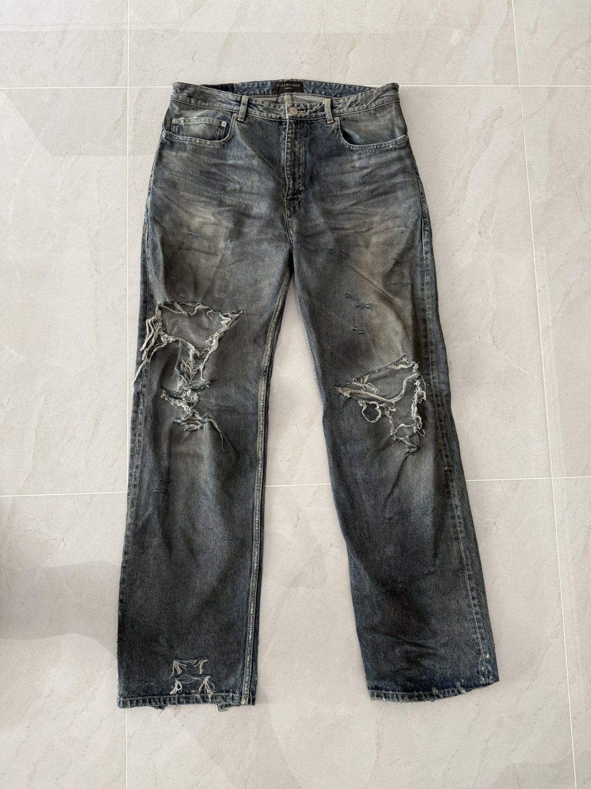 Balenciaga Balenciaga Distressed Mud Show Denim Sz.L Size US 36 / EU 52 - 1 Thumbnail