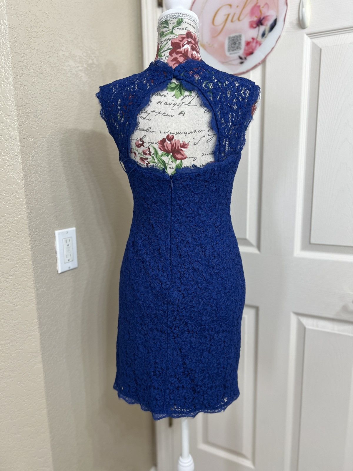 Adrianna Papell Adrianna Papell Royal blue lace mini dress Size S / US 4 / IT 40 - 3 Thumbnail