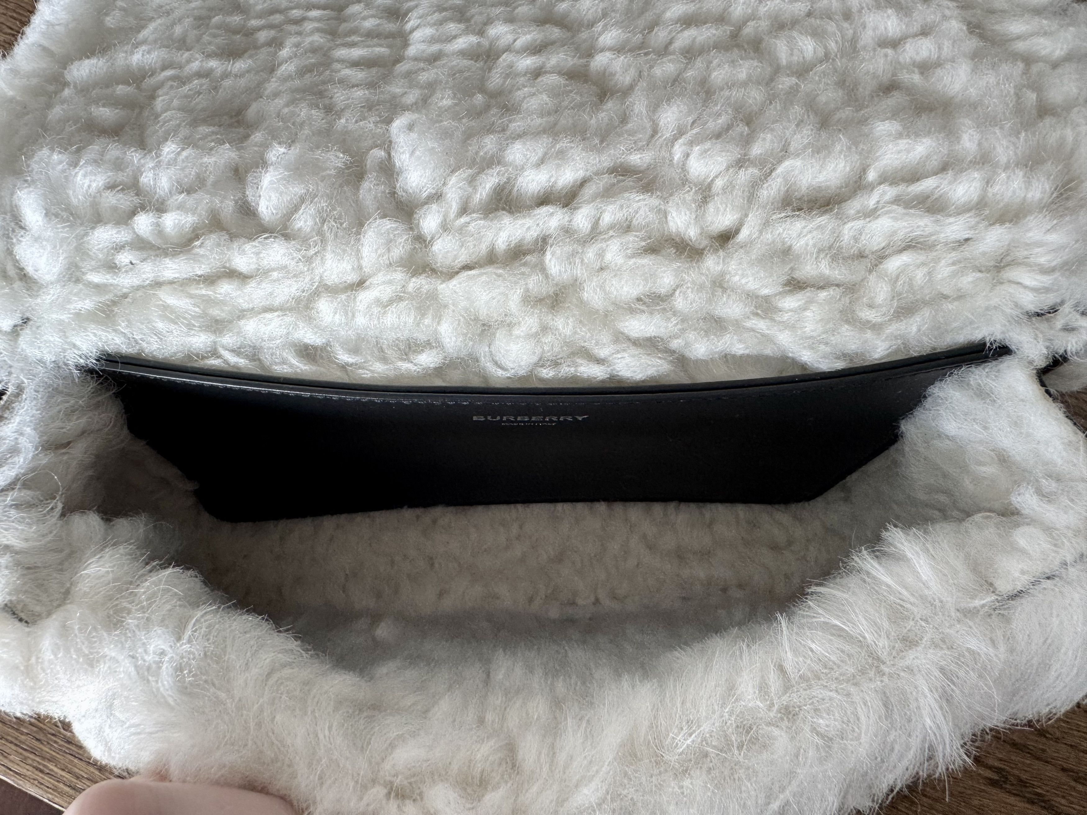 Burberry Burberry Black Shearling Horseferry Lola Shoulder Bag Small Size ONE SIZE - 6 Thumbnail