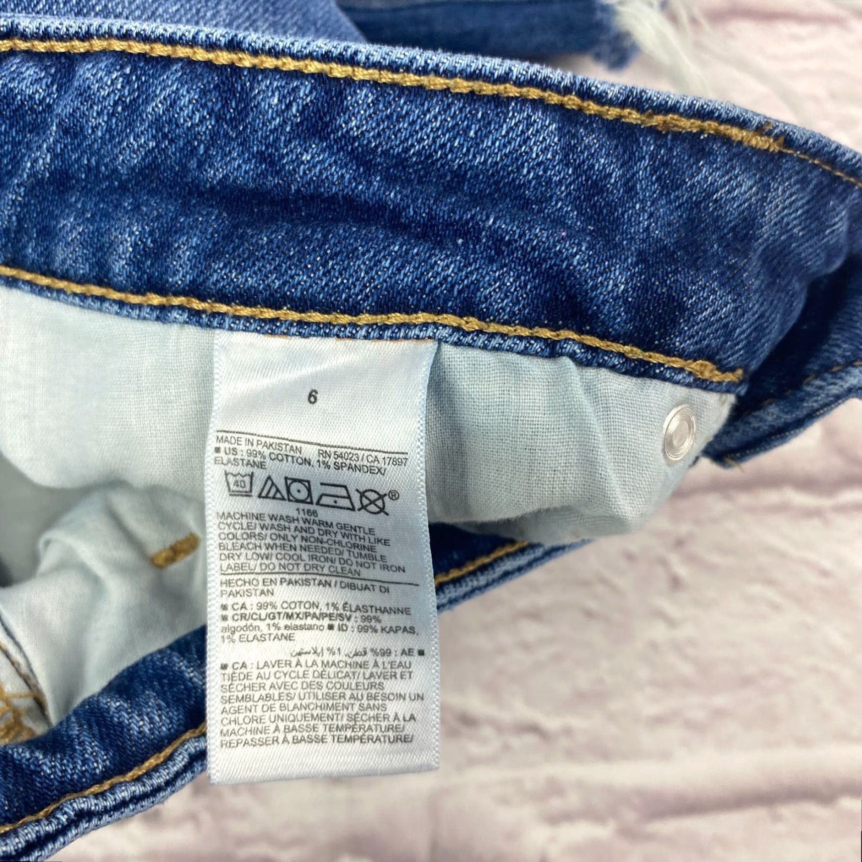 Old Navy VINTAGE Old Navy OG Straight Jeans Womens 6 Blue High Rise Distressed 5-Pocket Medium Wash Size 28" / US 6 / IT 42 - 4 Thumbnail