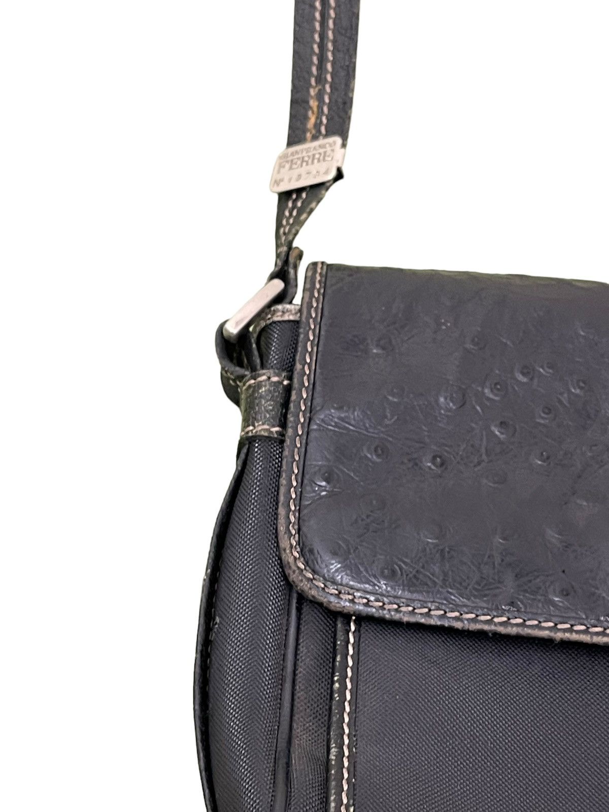 Gianfranco Ferre Cross Body Vtg Gianfranco Ferre Leather Sling Bag 2🟩 Size ONE SIZE - 13 Thumbnail