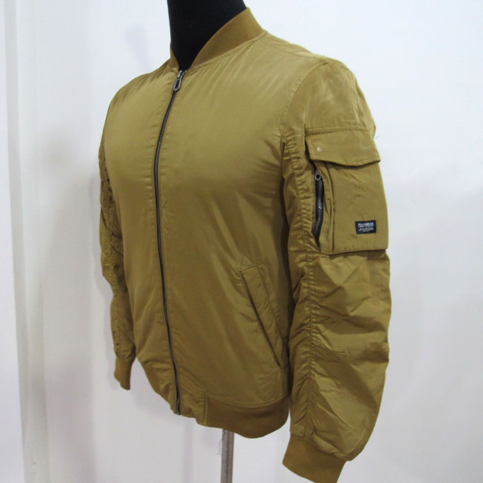 Vintage Pull & Bear Mens Bomber Jacket Golden Chest 42/44 REF (Y07701) Size US XS / EU 42 / 0 - 4 Thumbnail