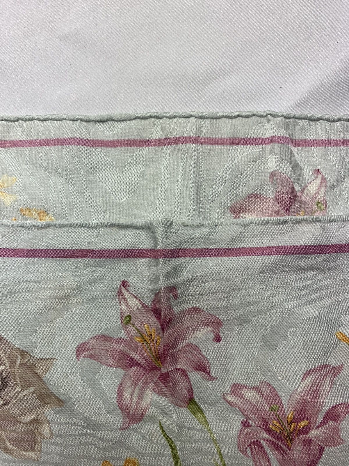 Burberry Burberry Handkerchief / Neckerchief / Bandana Size ONE SIZE - 5 Thumbnail