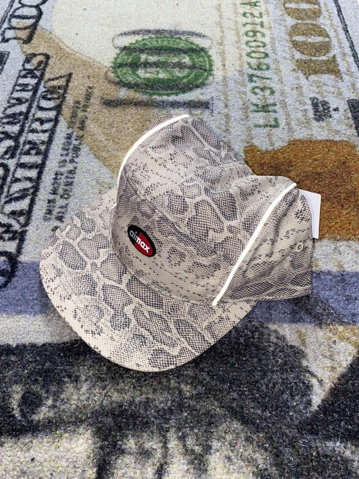 Nike supreme snakeskin online