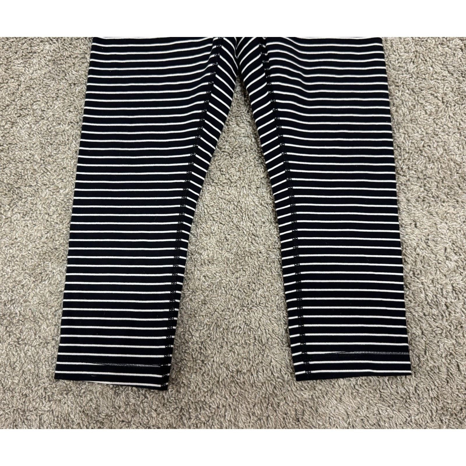 Lululemon LULULEMON Wunder Under Crop Parallel Striped Leggings Size 6 Size 28" / US 6 / IT 42 - 4 Thumbnail
