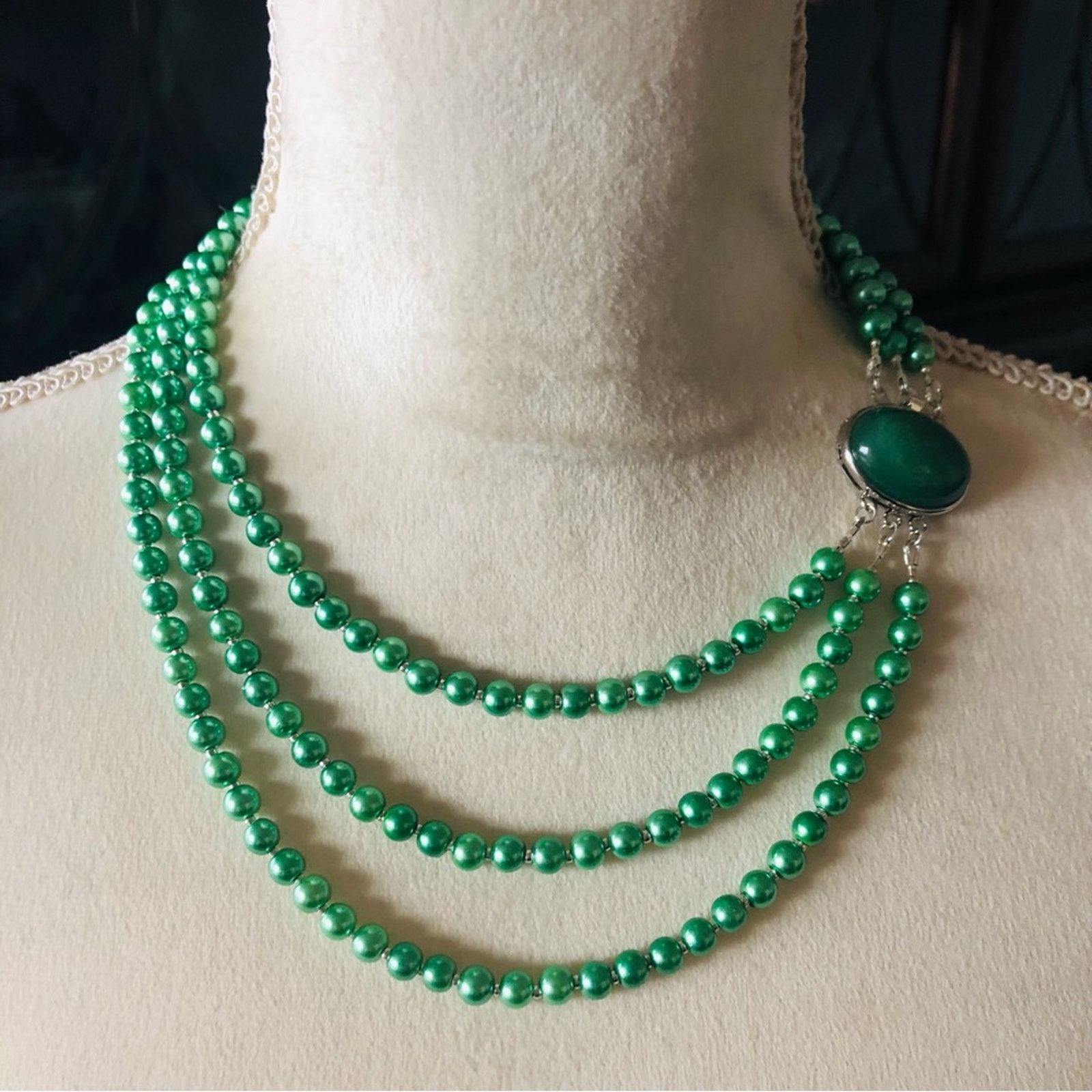 Handmade Handcrafted triple strand green pearl stone clasp necklace Size ONE SIZE - 2 Thumbnail