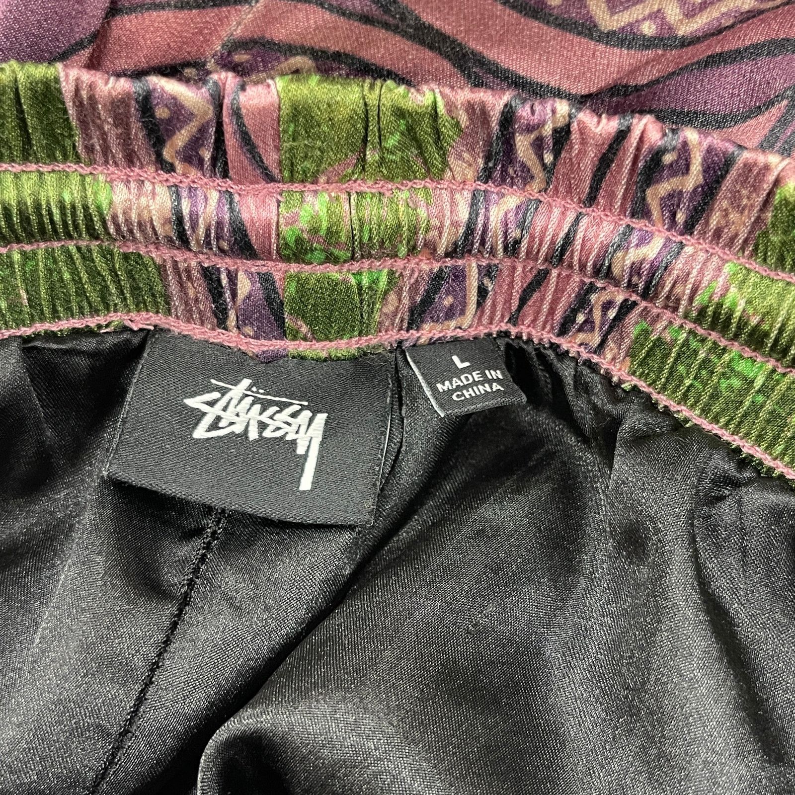 Stussy Stussy Mask Silk Shorts size Large L Purple Green B6 Size US 30 / EU 46 - 4 Thumbnail