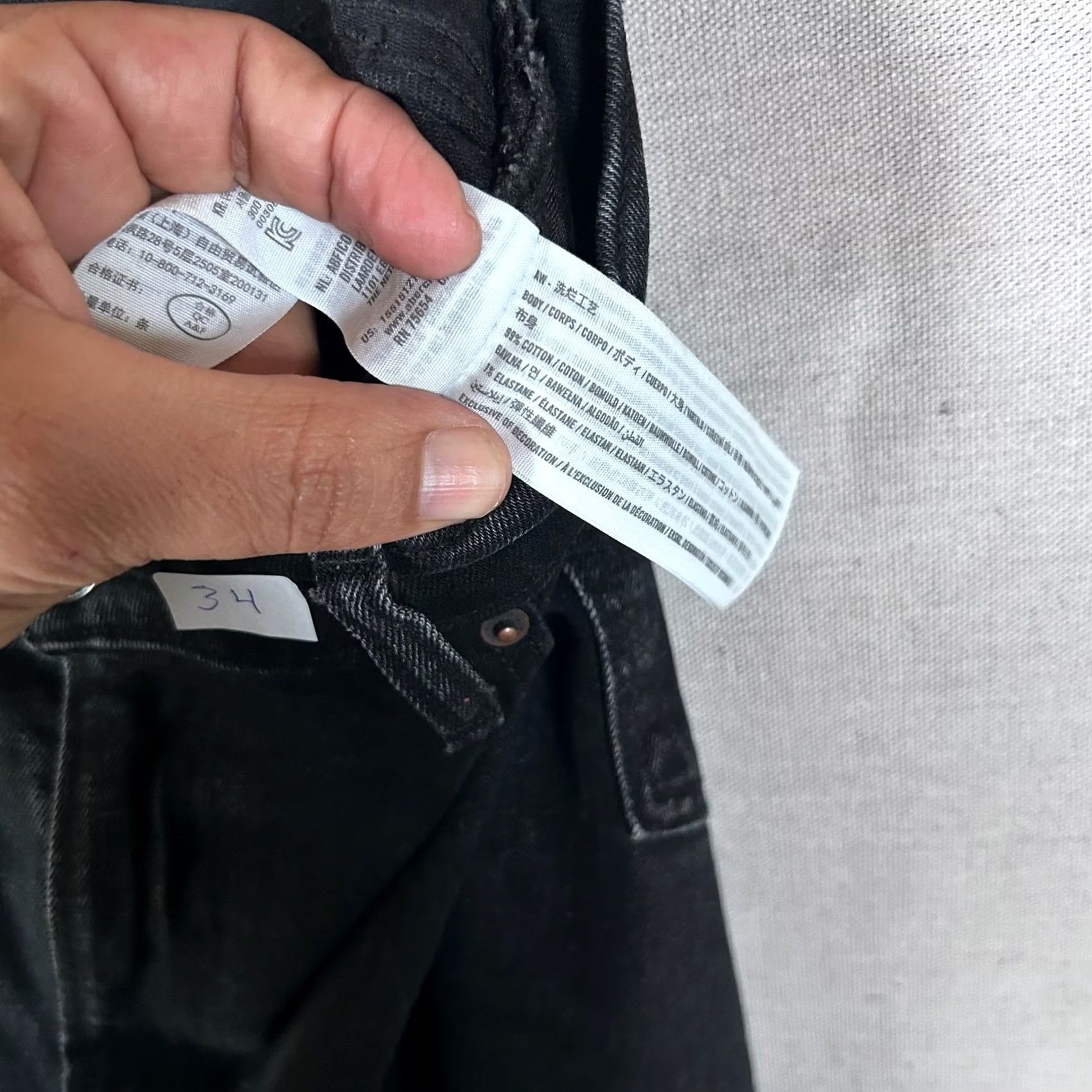 Abercrombie & Fitch Abercrombie & Fitch The Mom High Rise Distressed Jeans Black 28/6S AF75654 Jeans 28in Inseam 5-Pocket Womens Distressed 90s Grunge Size 28" / US 6 / IT 42 - 4 Thumbnail
