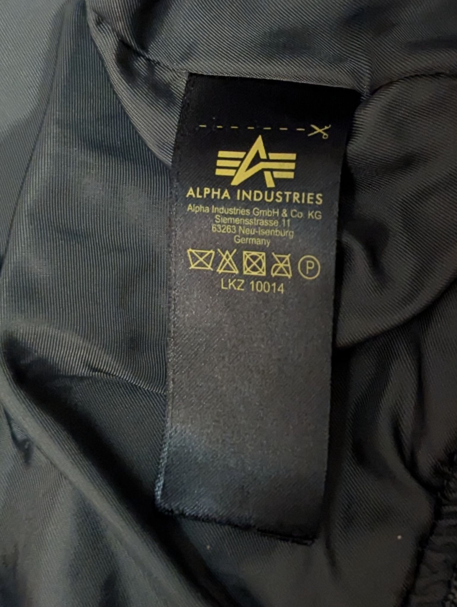 Alpha Industries Alpha Industries MA-1 Nylon Bomber Jacket Size S Size US S / EU 44-46 / 1 - 13 Thumbnail
