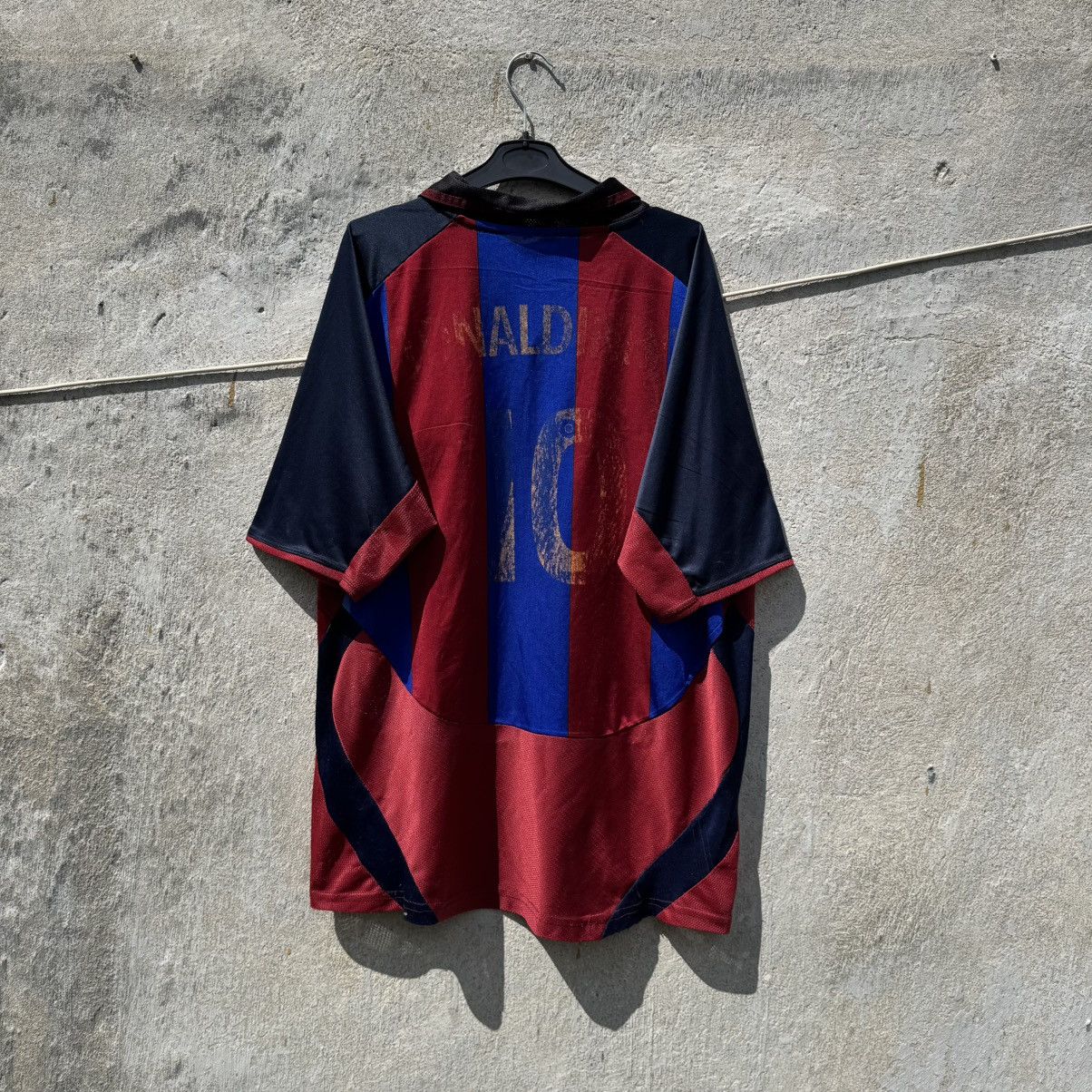 Nike FC Barcelona Vintage Ronaldino #10 Soccer Jersey y2k brazil Size US L / EU 52-54 / 3 - 2 Thumbnail