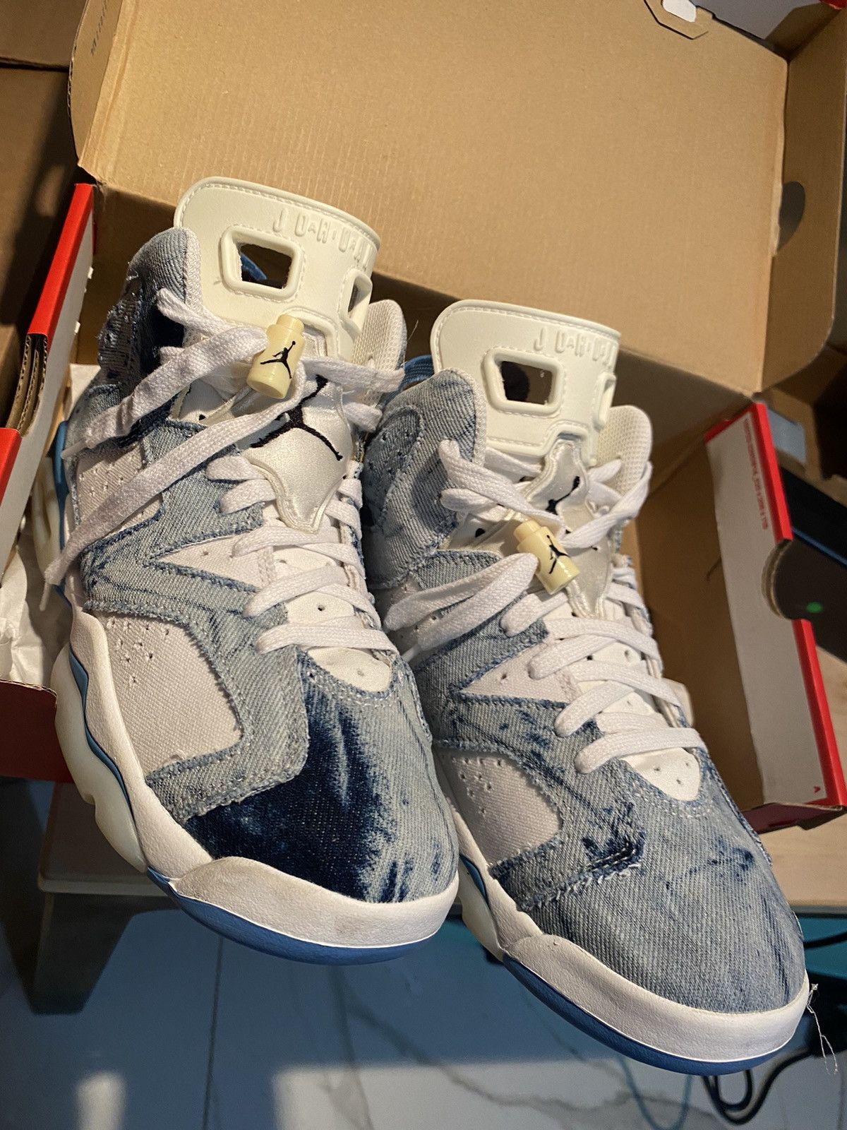 Other Jordan Retro 6 Acid Wash Denim Size 7Y Size US 7 / IT 37 - 2 Thumbnail
