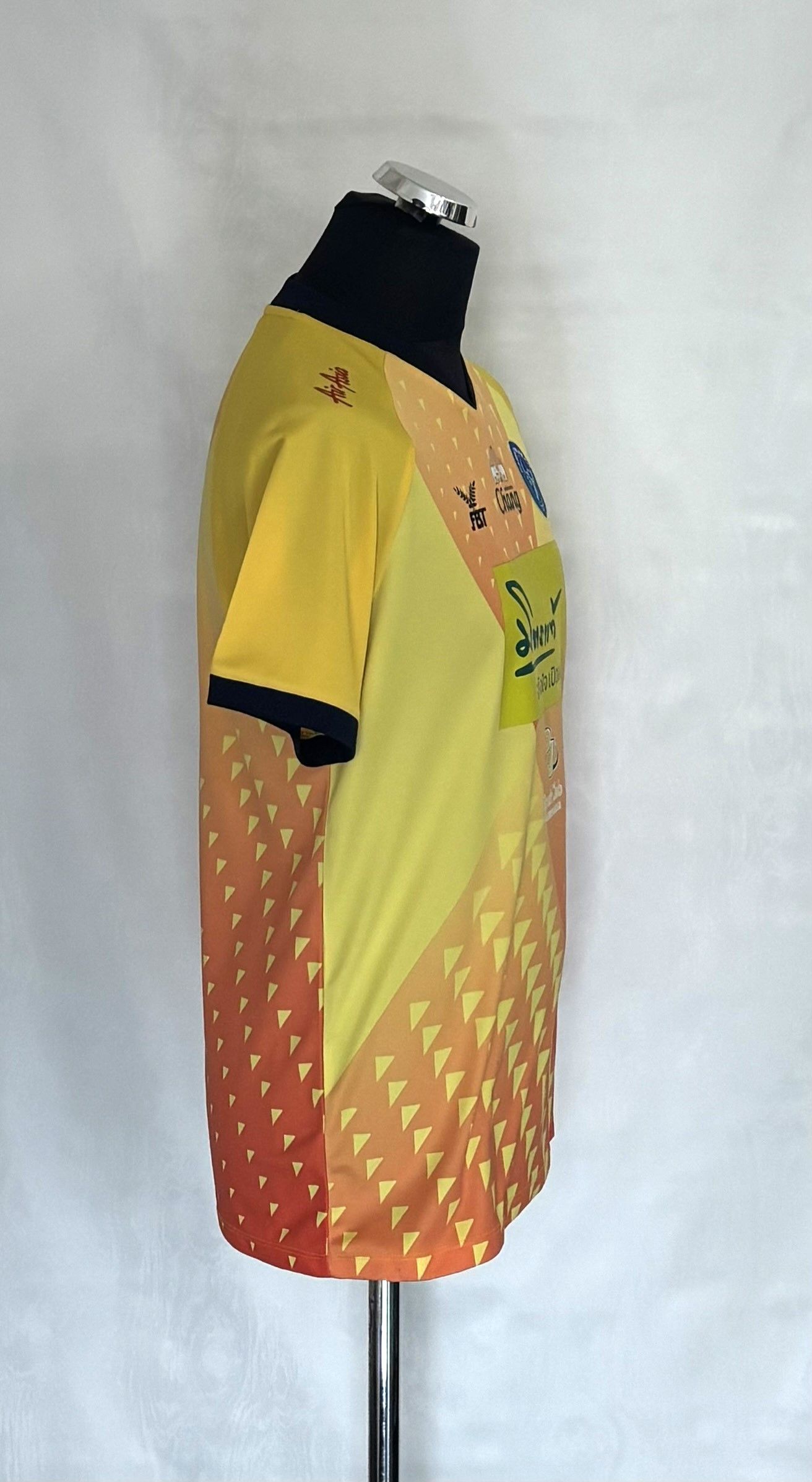 Other Samut Prakan City 2022/2023 FBT Football Jersey Size XL Size US L / EU 52-54 / 3 - 4 Thumbnail