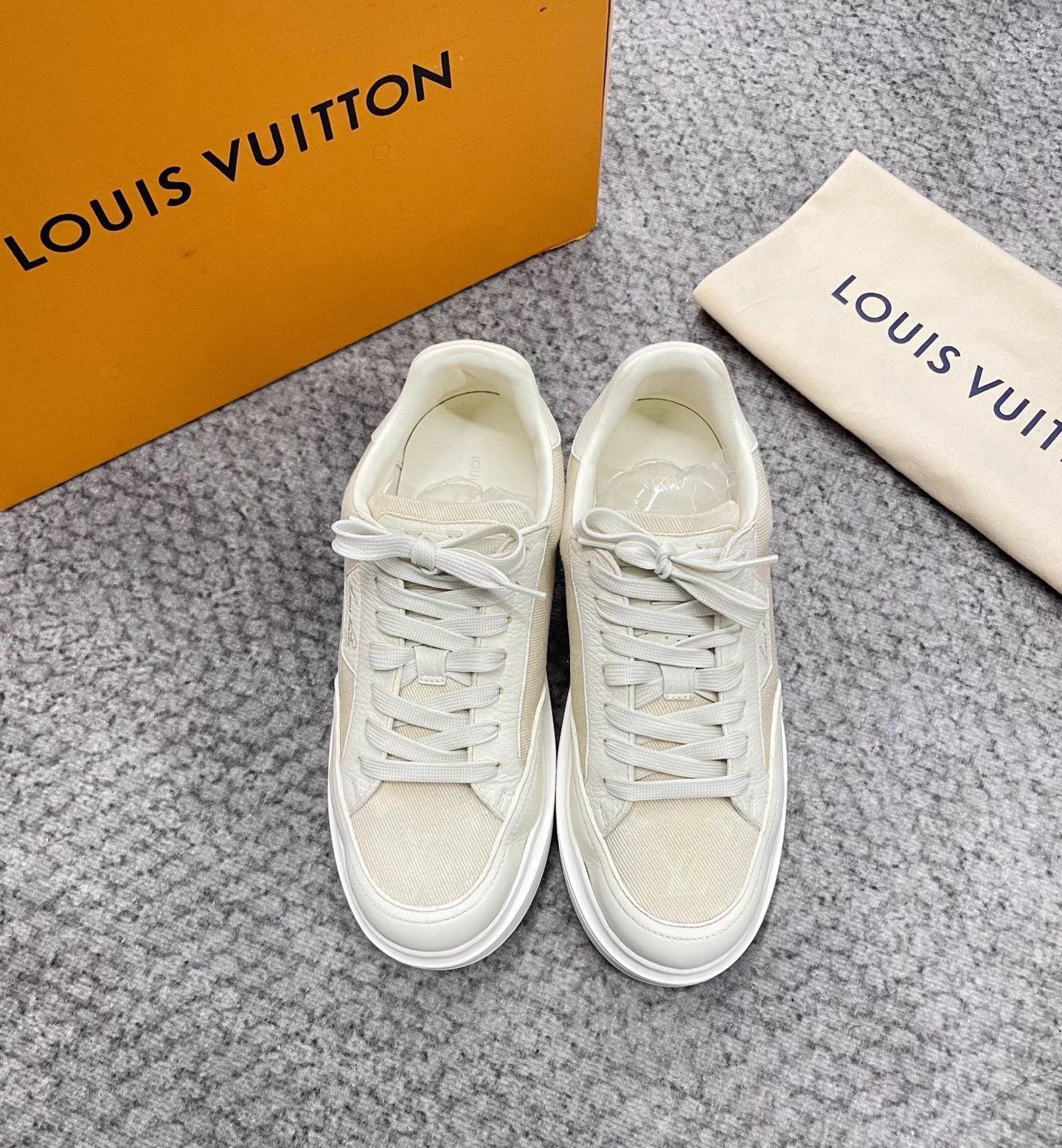 Louis Vuitton LV Trainer Blue & White Sneakers 9/43 Size US 10 / EU 43 - 1 Thumbnail