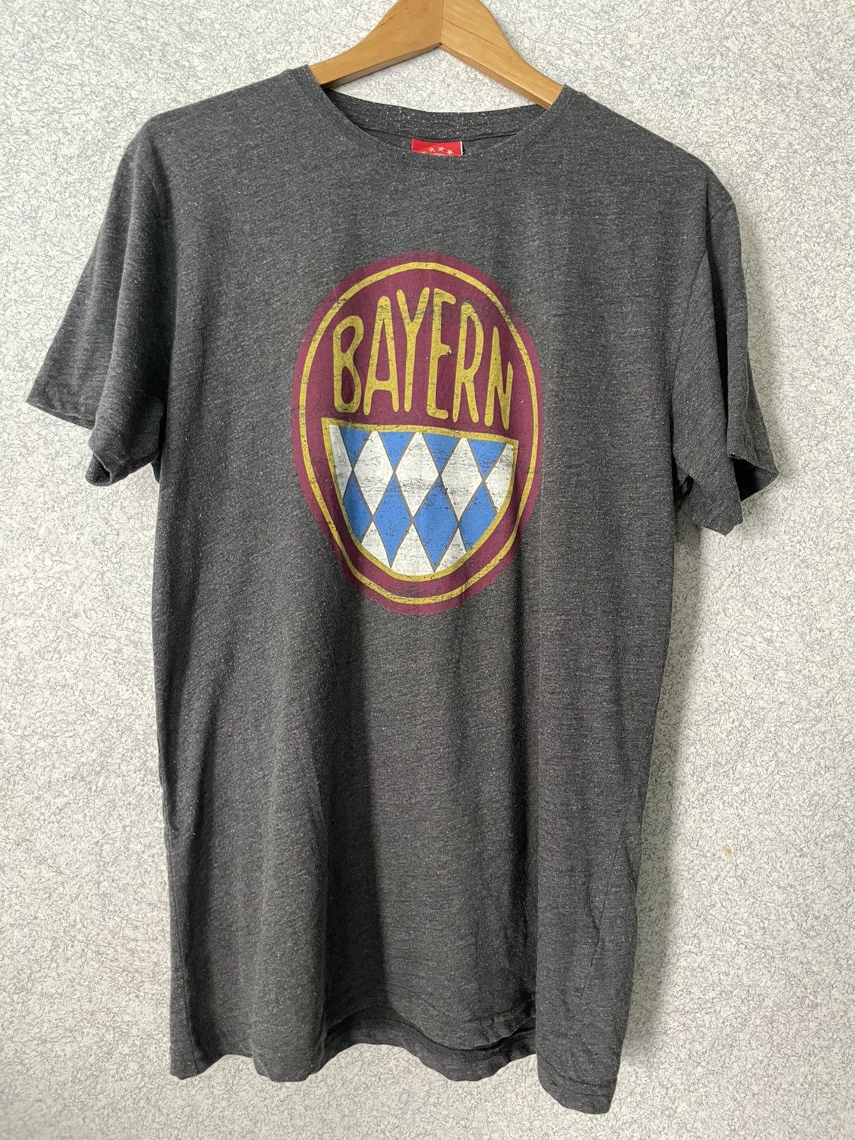 Designer BAYERN RETRO LOGO CASUAL T-SHIRT GREY Size US M / EU 48-50 / 2 - 2 Thumbnail