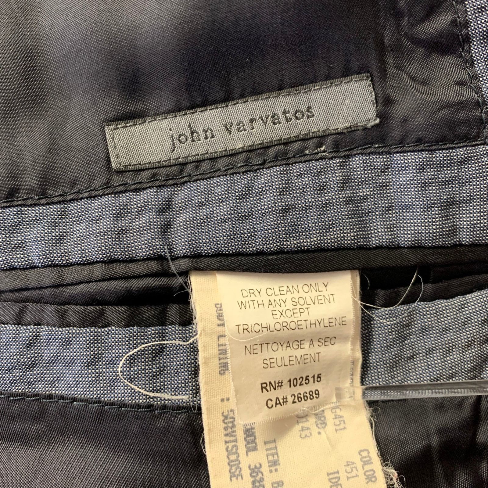 John Varvatos JOHN VARVATOS Size 40 Blue Wool Blend Notch Lapel Suit Size 40R - 10 Thumbnail