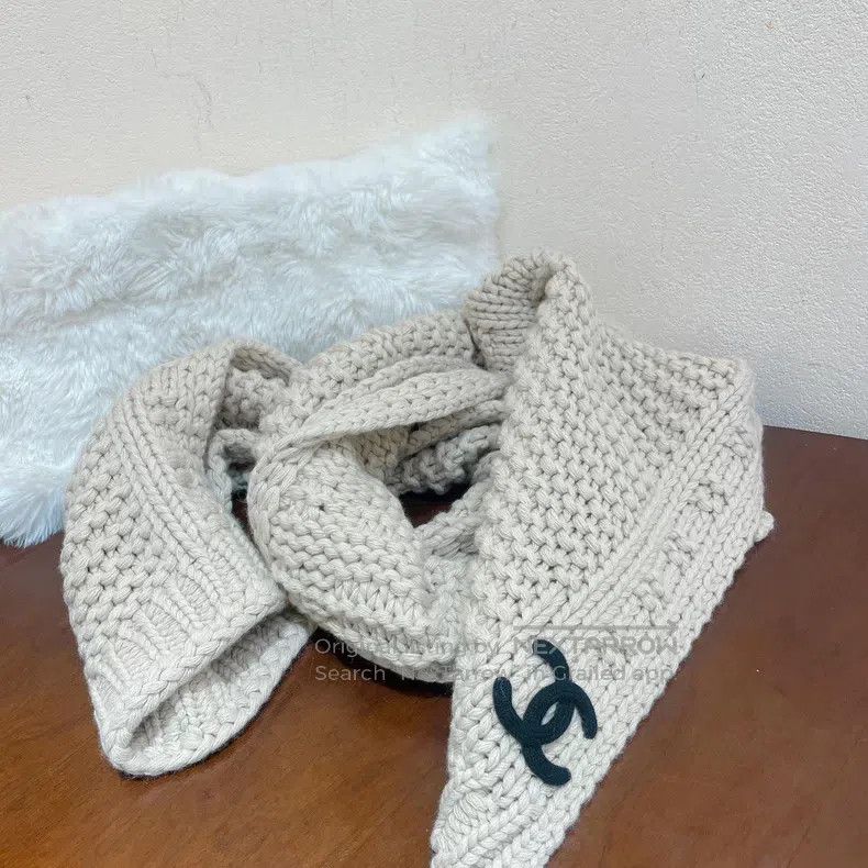Chanel Chanel Beige thick knitted letter logo scarf Size ONE SIZE - 3 Thumbnail