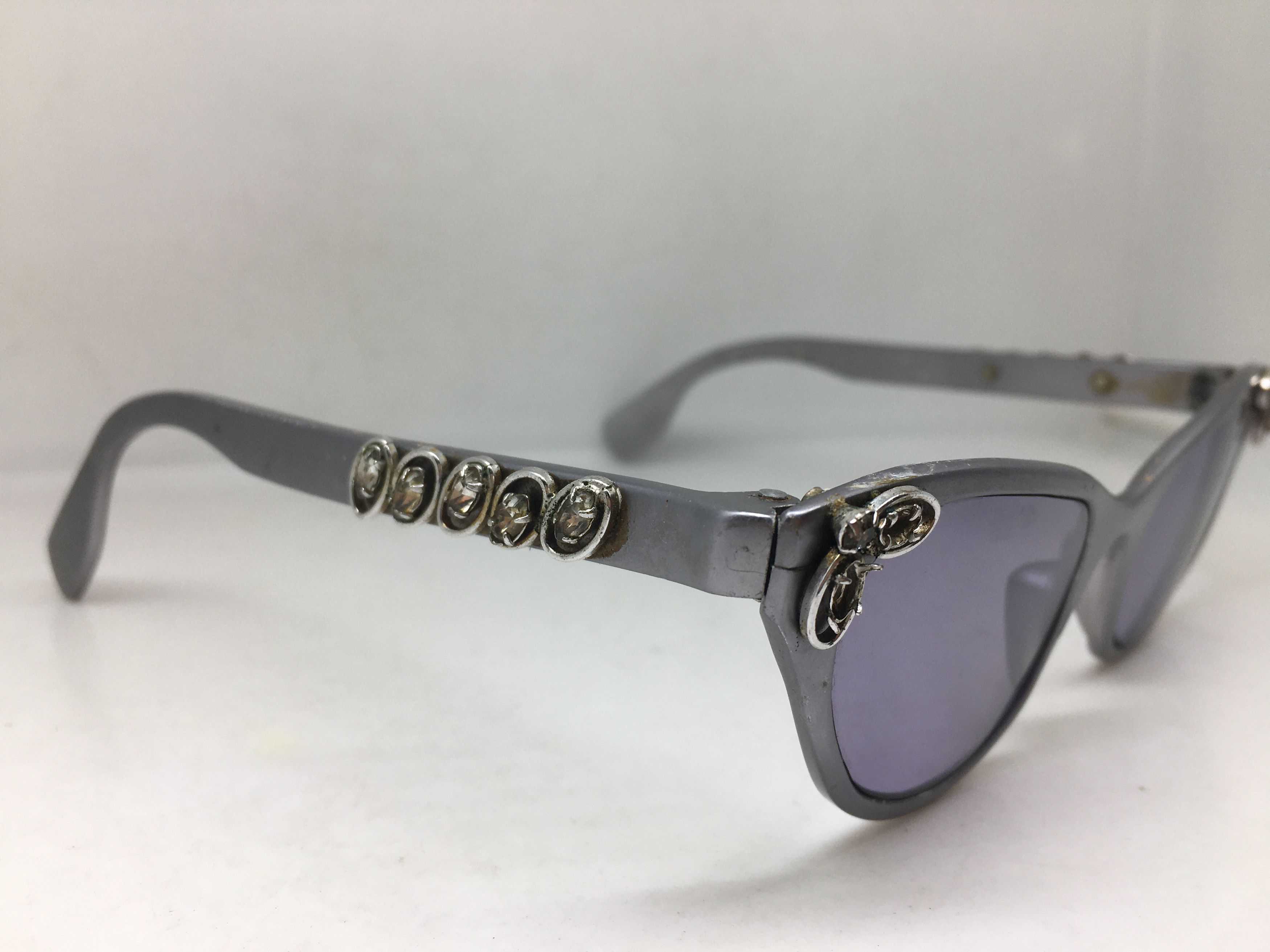 Vintage Vintage 50s TURA Woman Aluminum Silver Cateye Sunglasses Size ONE SIZE - 2 Thumbnail