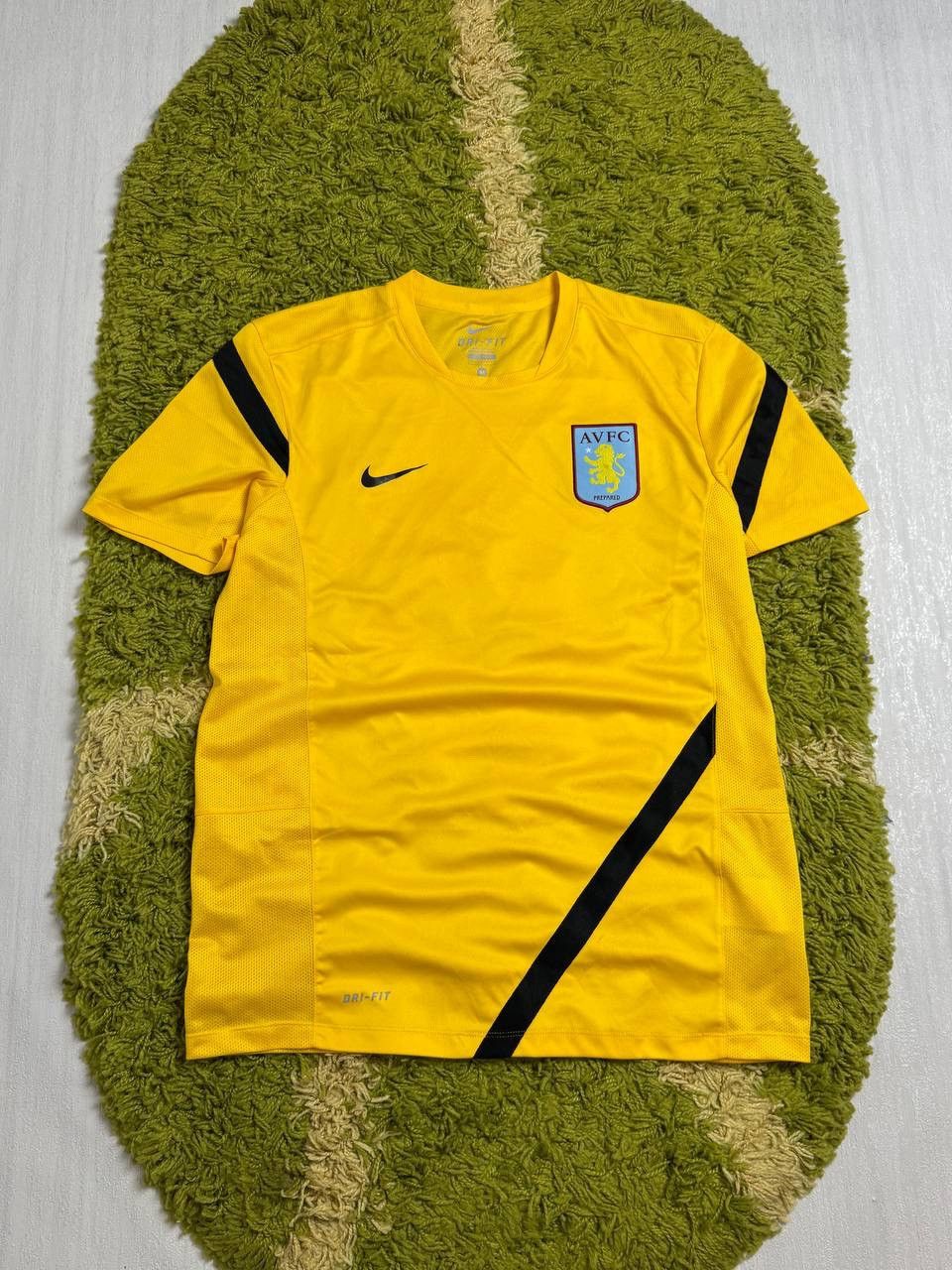 Nike Nike Aston Villa Soccer Jersey 2011/2012 Away Jersey Size US M / EU 48-50 / 2 - 1 Thumbnail
