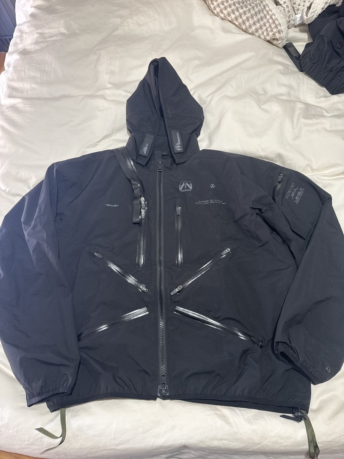 Acronym J91U-WSDB Size US M / EU 48-50 / 2 - 1 Thumbnail