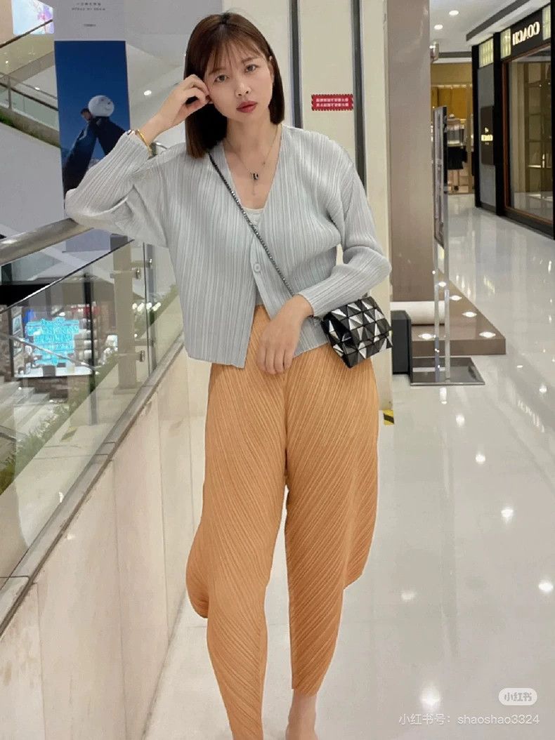 Issey Miyake Issey Miyake size:3 A light grey pleated cardigan Size S / US 4 / IT 40 - 9 Thumbnail