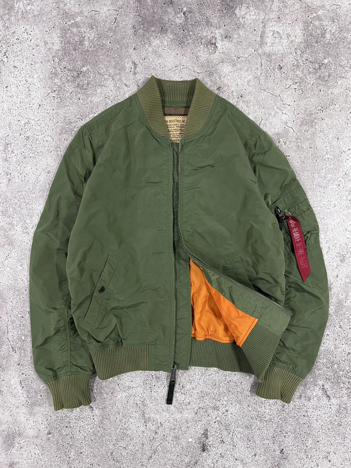 Alpha Industries × Vintage 🪖Vintage THRASHED MA-1 Alpha