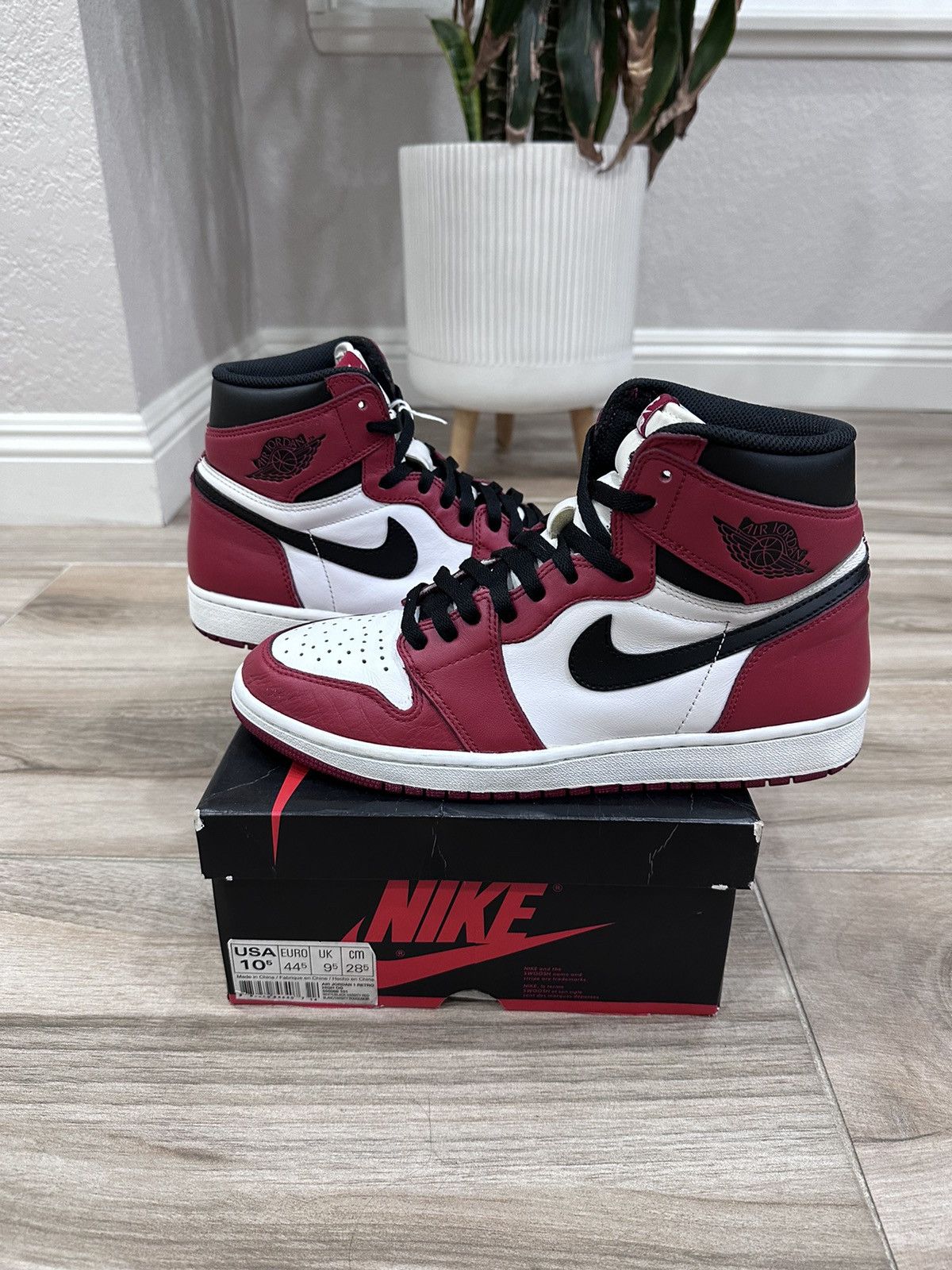 Nike CHICAGO JORDAN 1 HIGH 2015 | Grailed