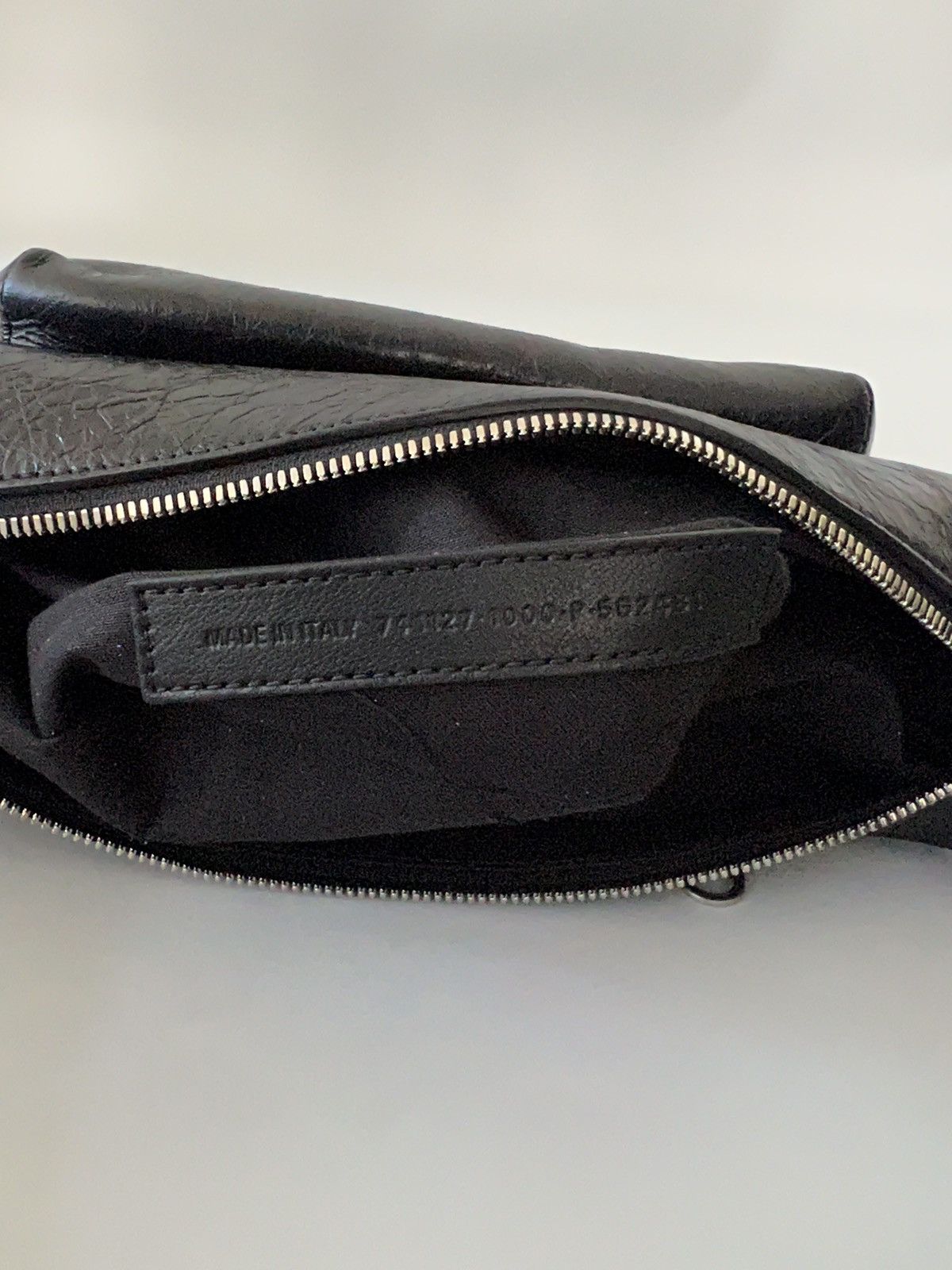 Balenciaga Balenciaga Raver Medium Creased-Leather Shoulder Bag Size ONE SIZE - 14 Thumbnail