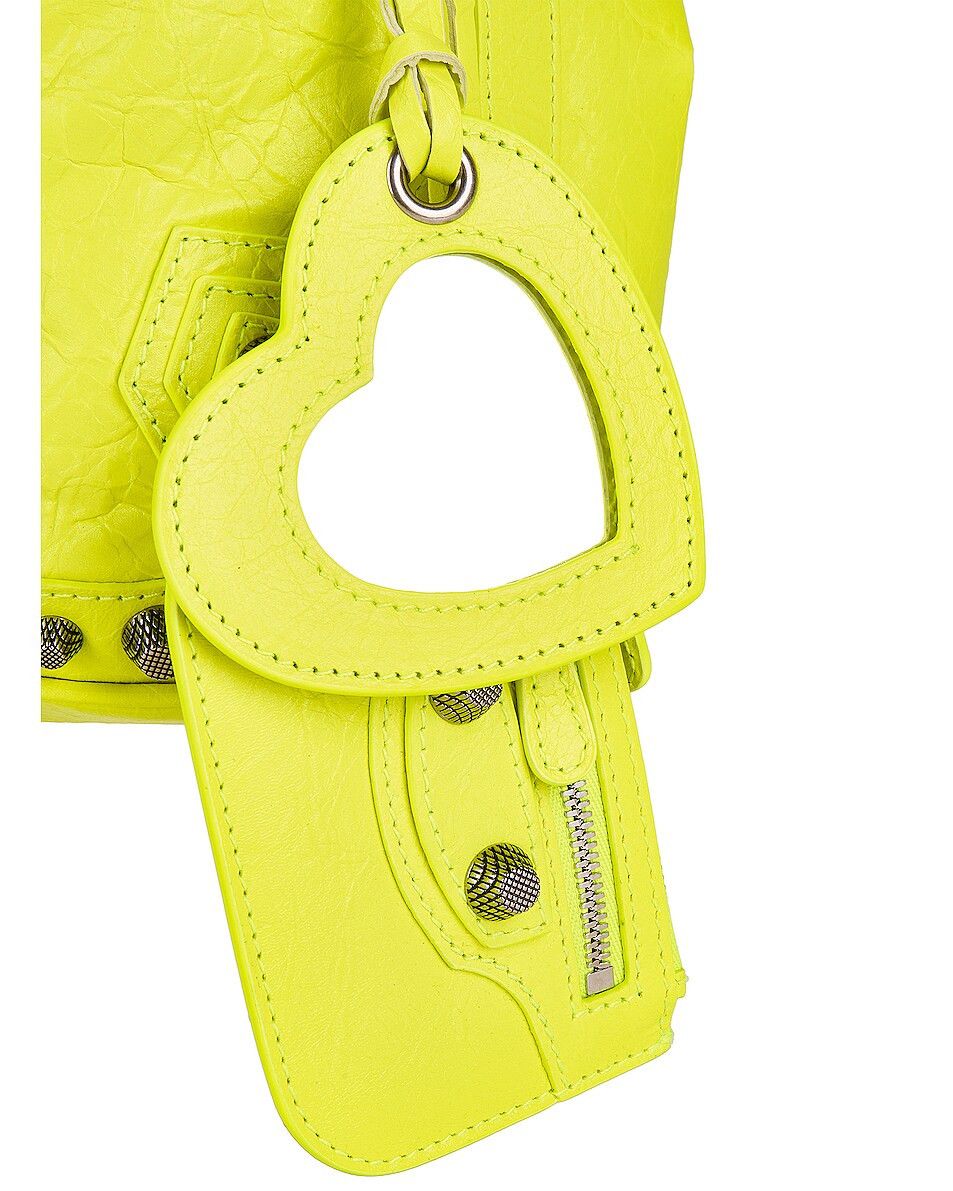 Balenciaga o1la1rc1a1024 Size: OS / Le Cagole Bucket Bag Fluo Yellow Size ONE SIZE - 5 Thumbnail