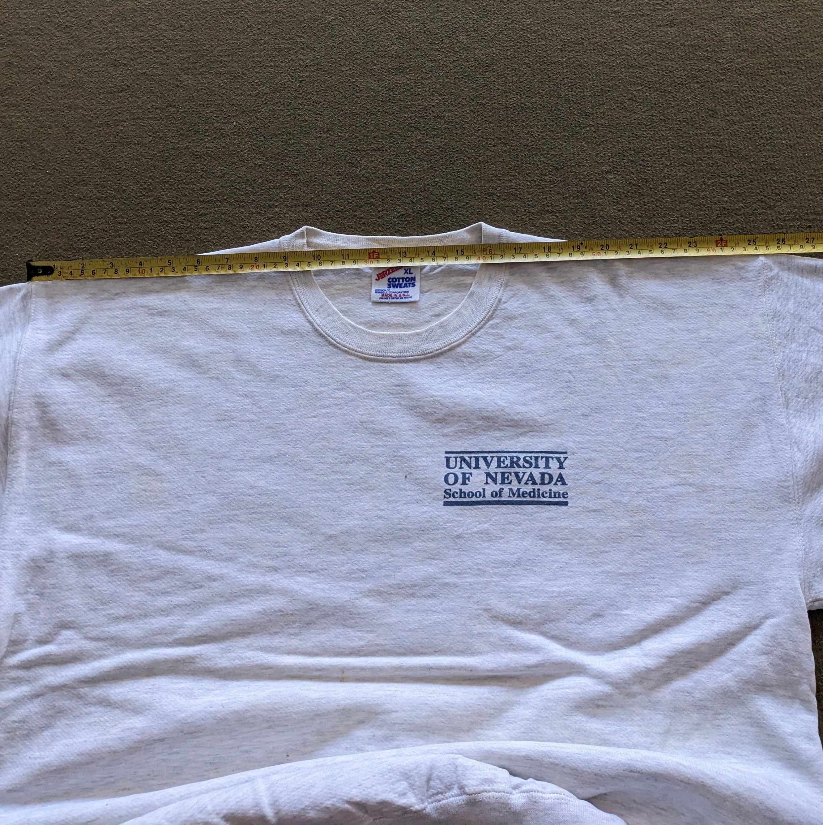 Other Vintage University of Nevada School Of Medicine Sweatshirt Size US XL / EU 56 / 4 - 4 Thumbnail