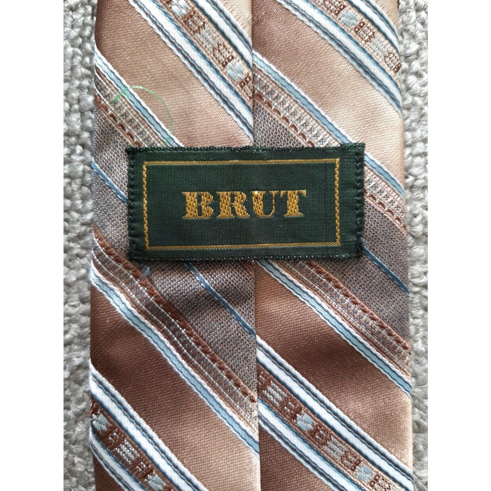 Vintage BRUT Tan NECKTIE Striped Tie Mens Adult Brown Tie Neckwear Size ONE SIZE - 3 Thumbnail