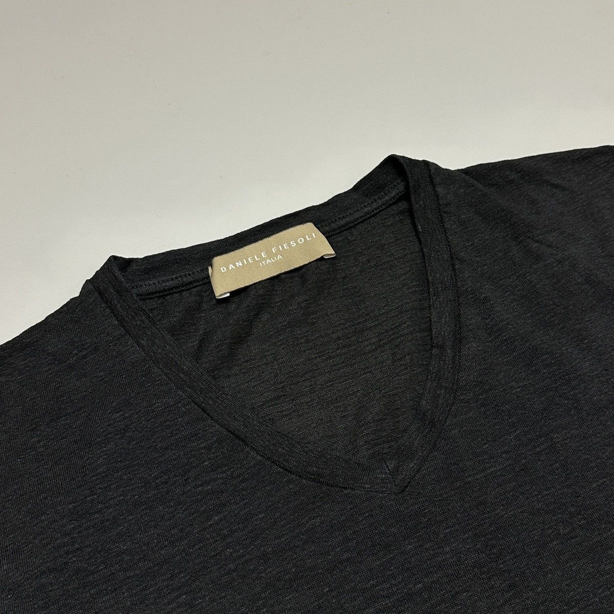 Daniele Fiesoli Daniele Fiesoli lien v neck t-shirt italy Size US M / EU 48-50 / 2 - 2 Thumbnail