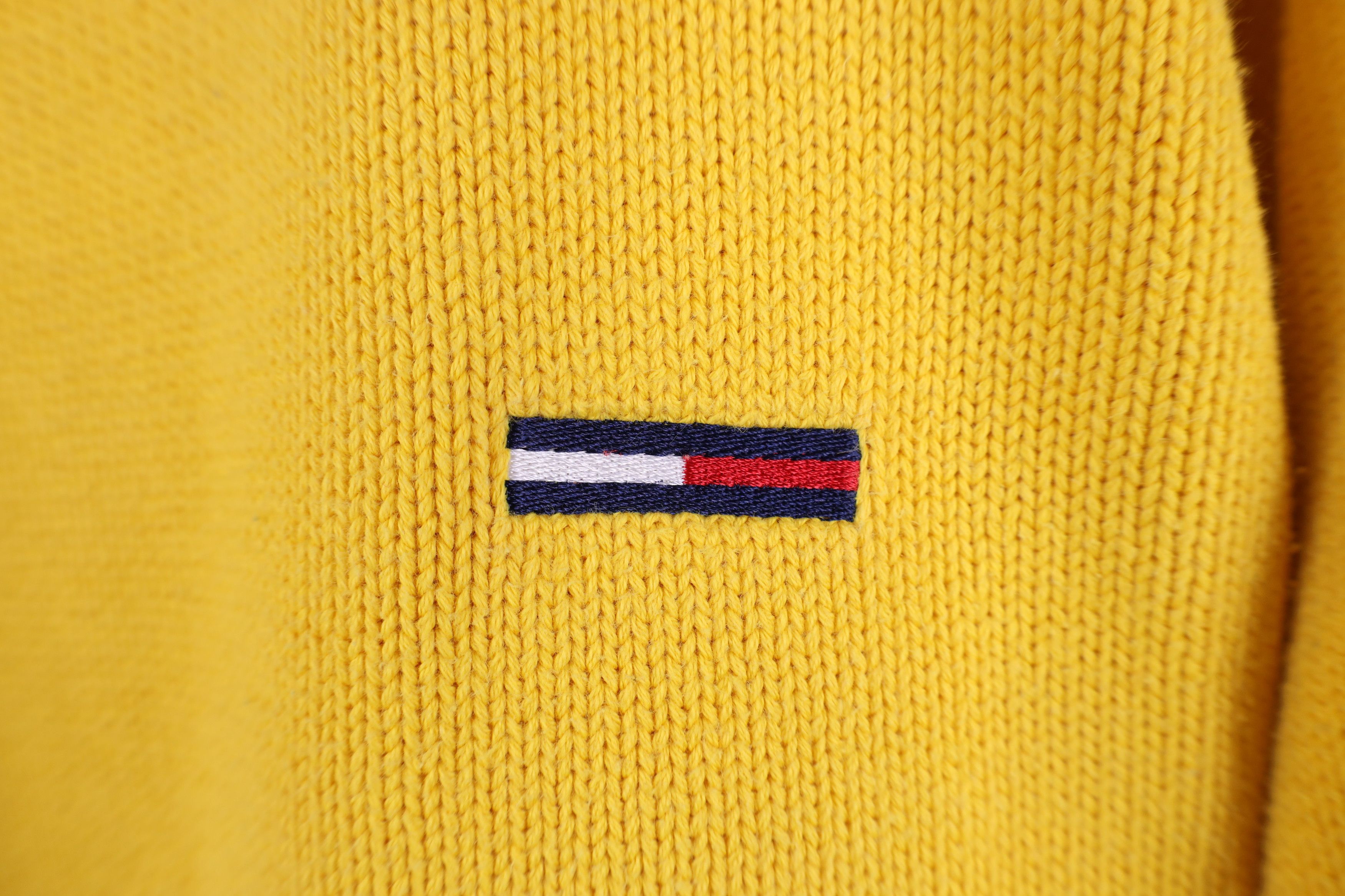 Tommy Hilfiger Vintage 90s Tommy Hilfiger Taped Logo Knit Sweater Yellow Size L / US 10 / IT 46 - 4 Thumbnail