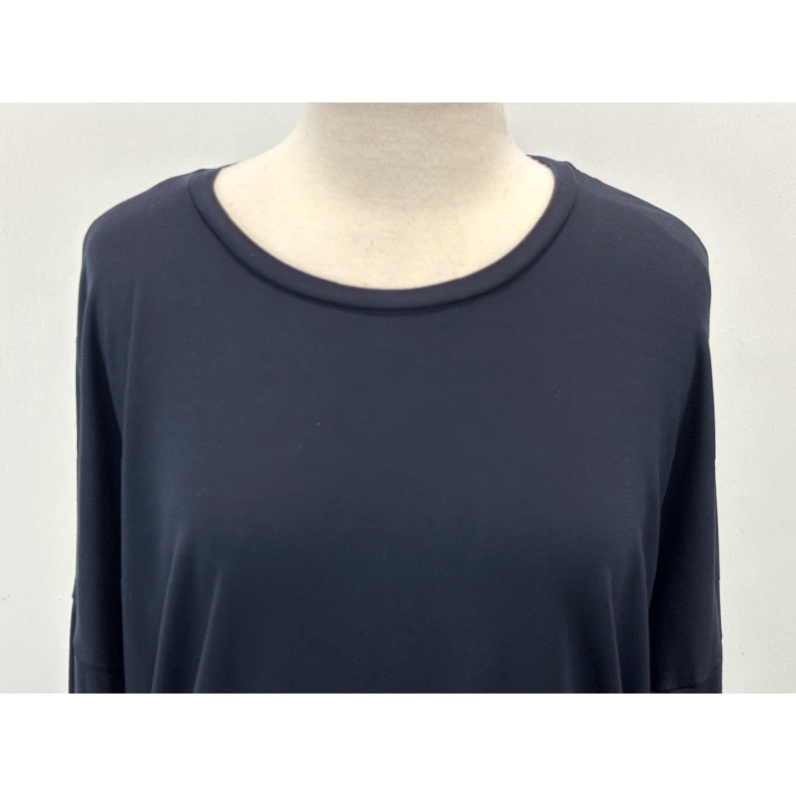 Cos COS casual Shirt Small Women Navy Blue Back Silk Panel Lagenlook Minimalist Silk Rayon Women's Small Casual Modern Size S / US 4 / IT 40 - 5 Thumbnail